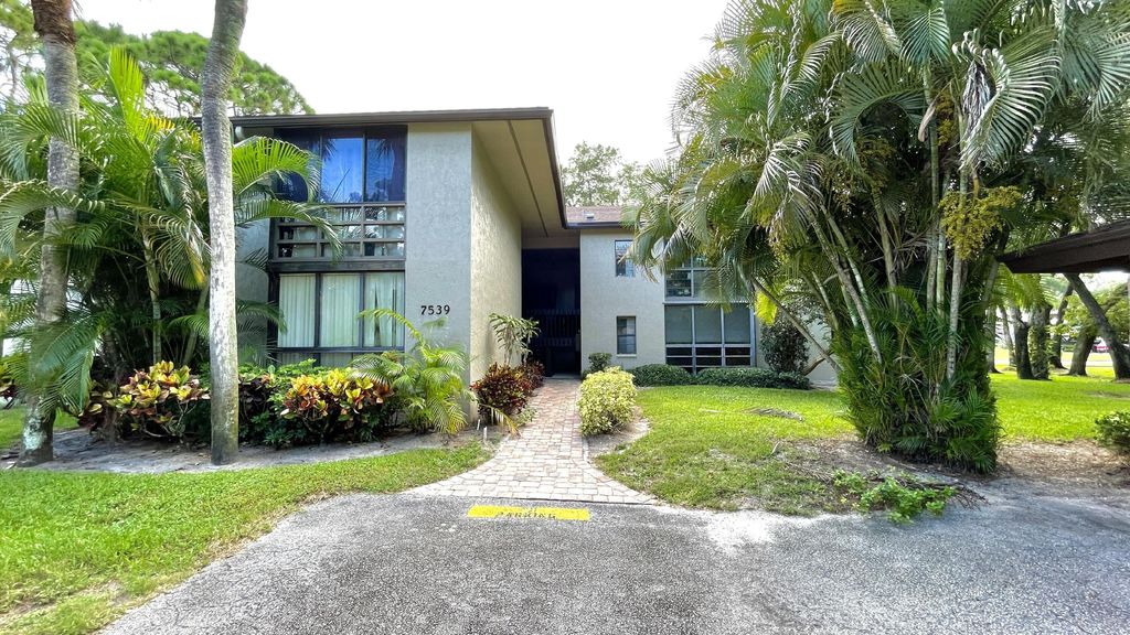Photo of 7539 Greenlake Way #B, Boynton Beach, FL 33436 (MLS # B26005876)