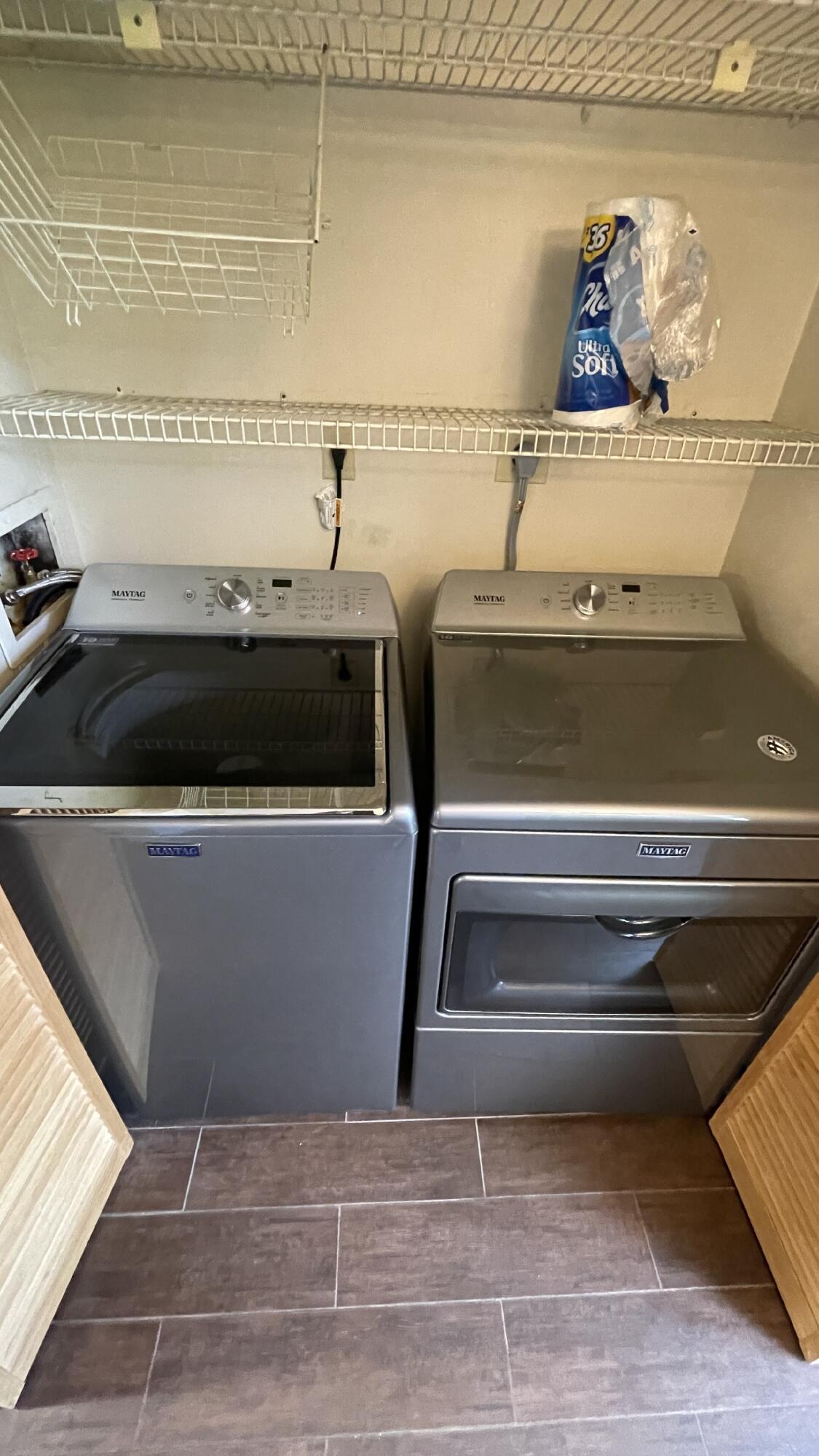 MNR FOREST CONDO I - Residential Lease