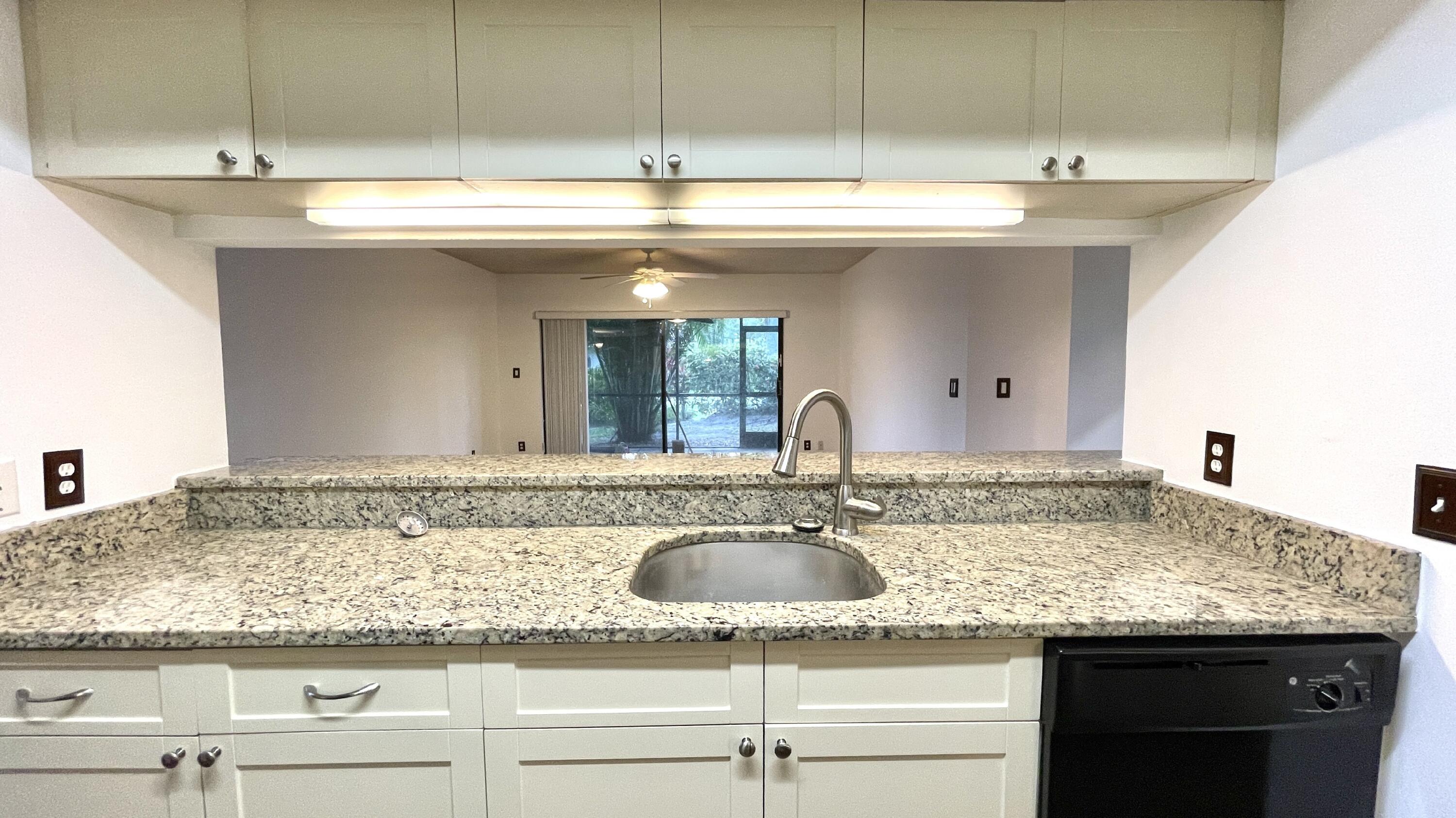 MNR FOREST CONDO I - Residential Lease