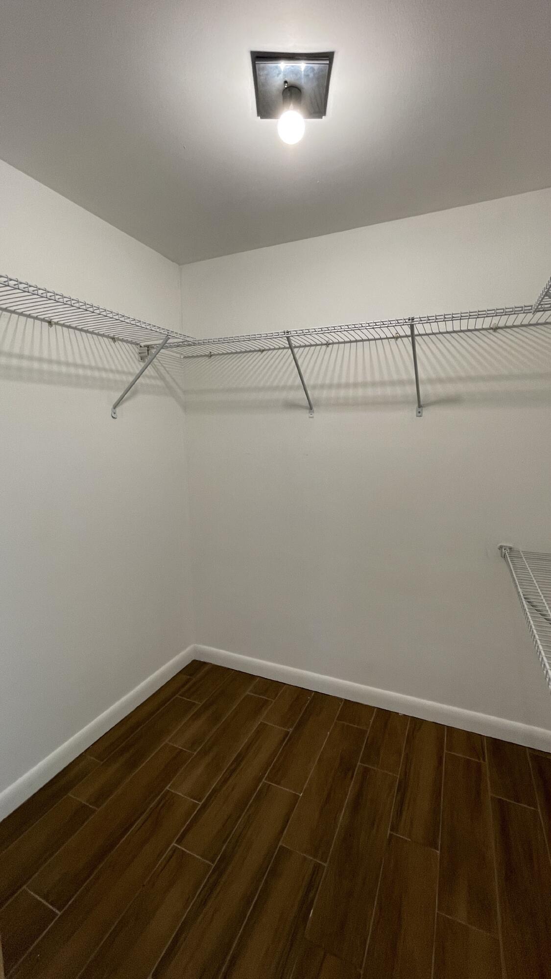 MNR FOREST CONDO I - Residential Lease