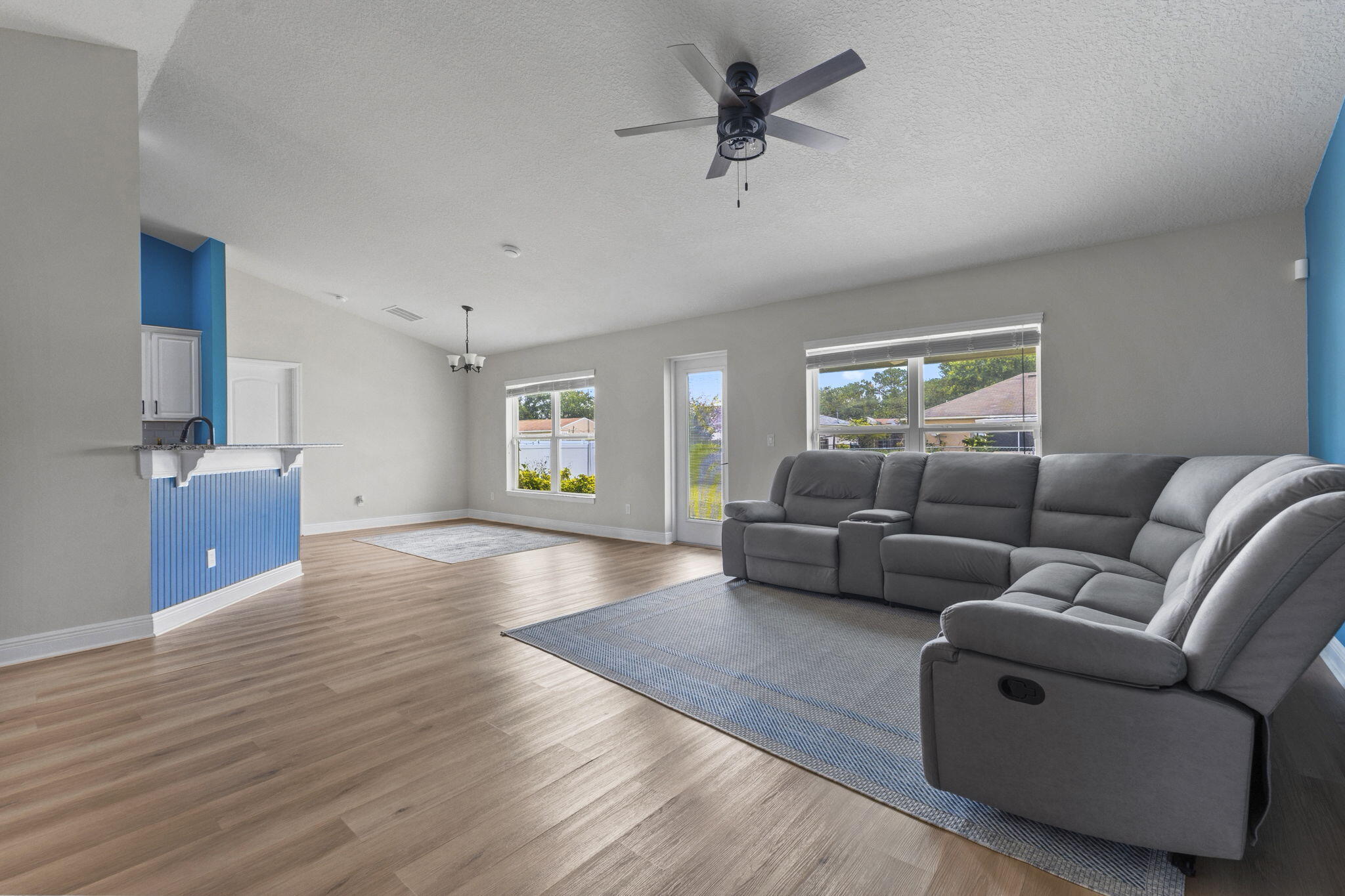 449 SW Exmore Avenue