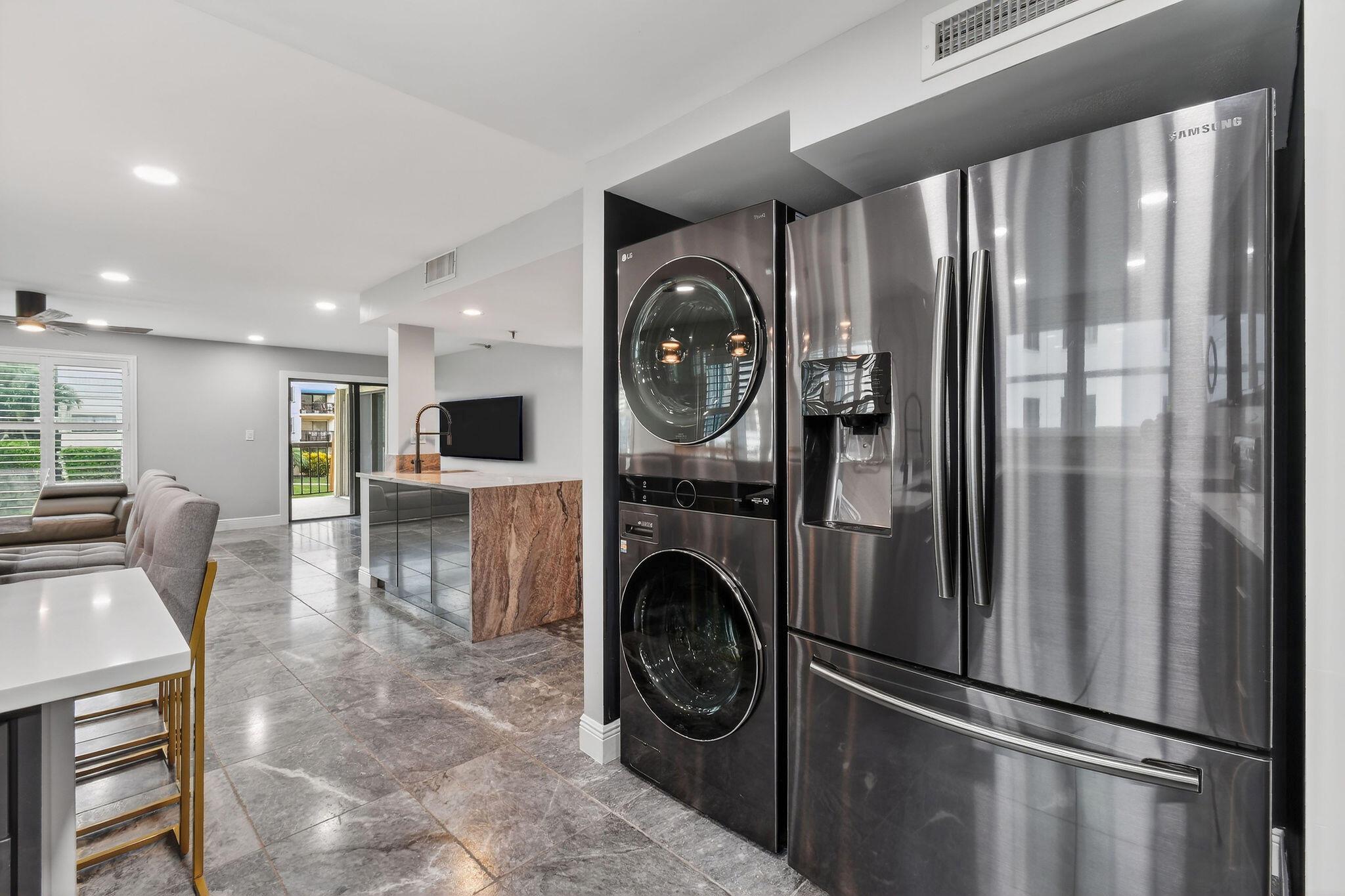 EVERGLADES OF NORTH PALM - Residential Lease