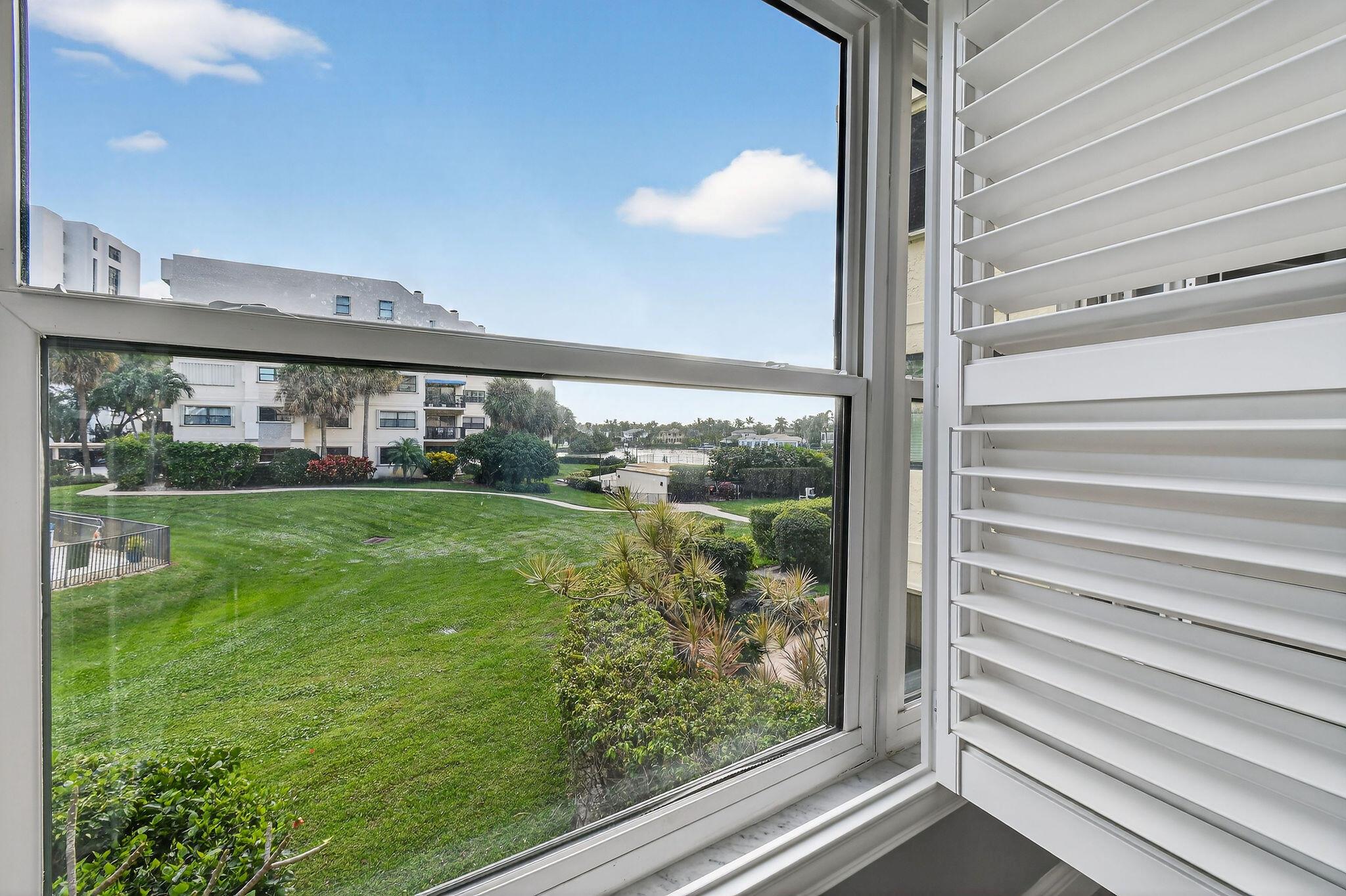 EVERGLADES OF NORTH PALM - Residential Lease