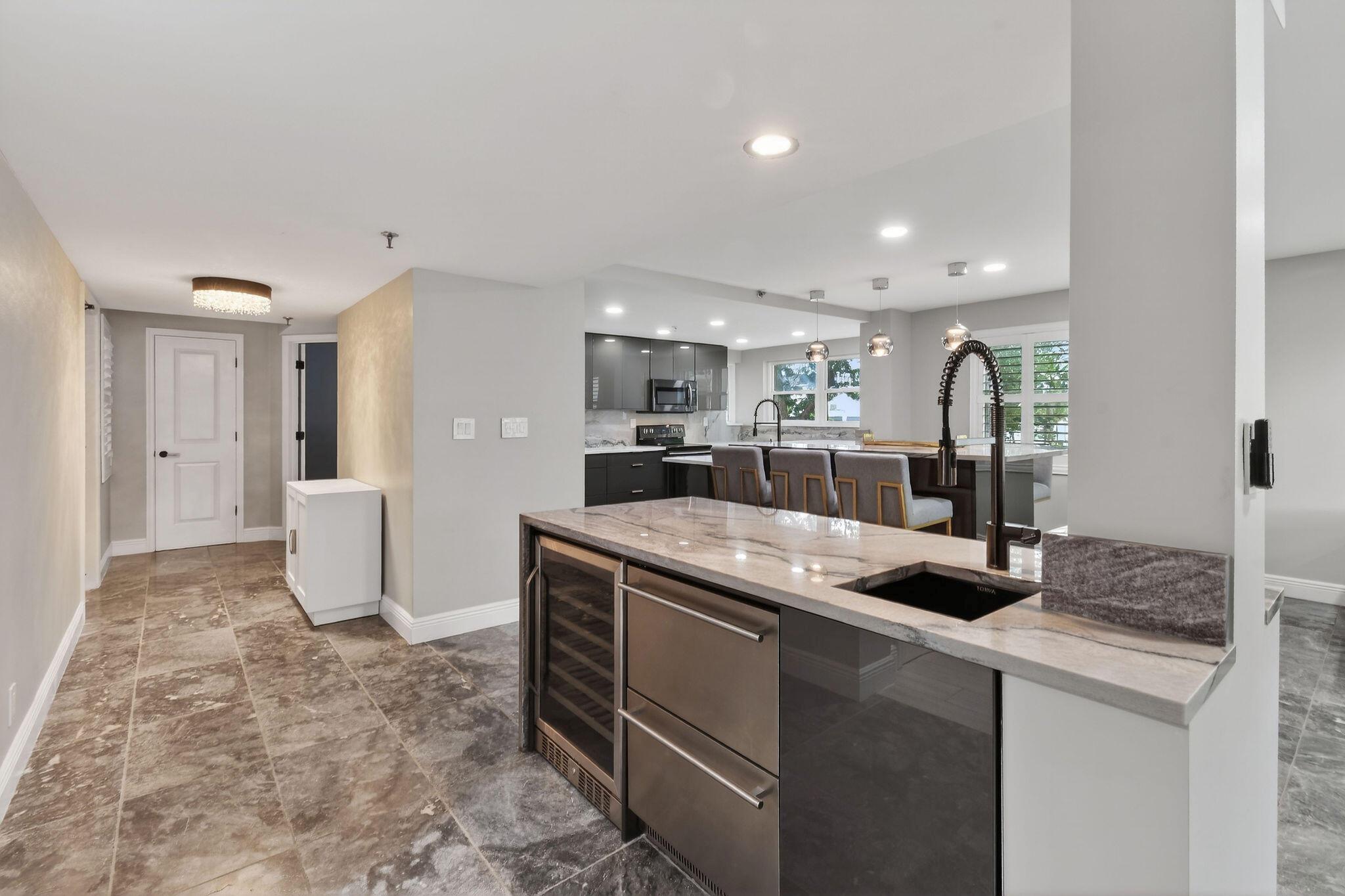 EVERGLADES OF NORTH PALM - Residential Lease