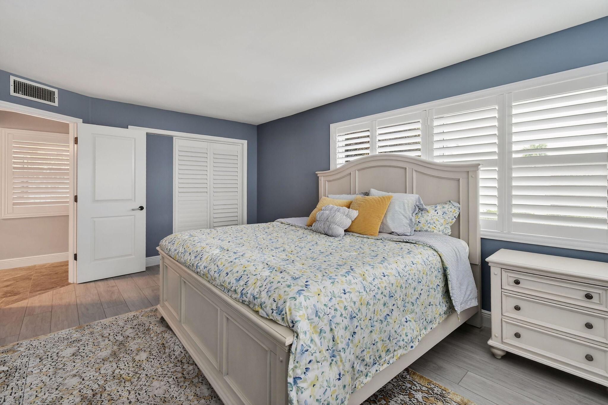 EVERGLADES OF NORTH PALM - Residential Lease