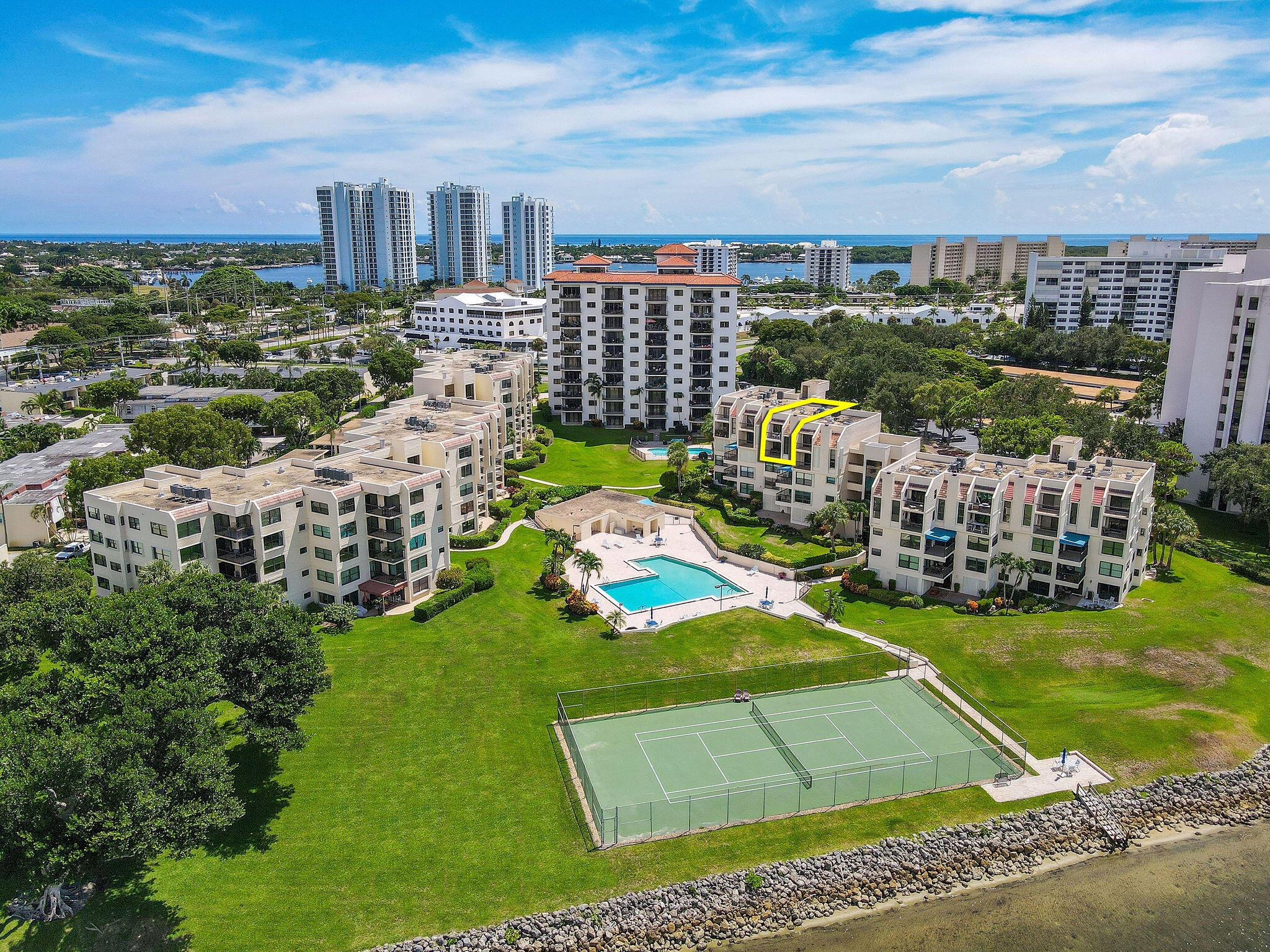 EVERGLADES OF NORTH PALM - Residential Lease