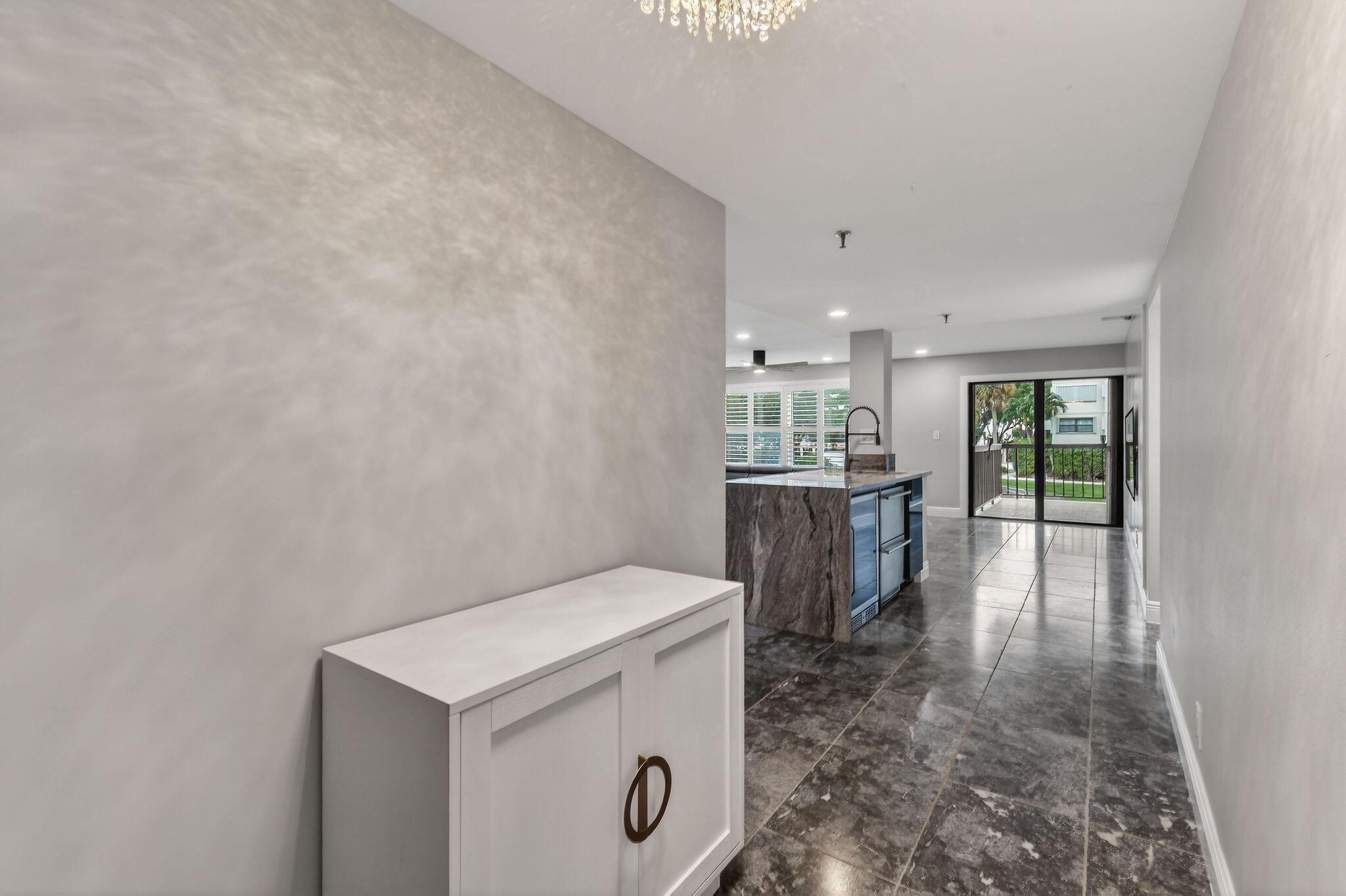 EVERGLADES OF NORTH PALM - Residential Lease