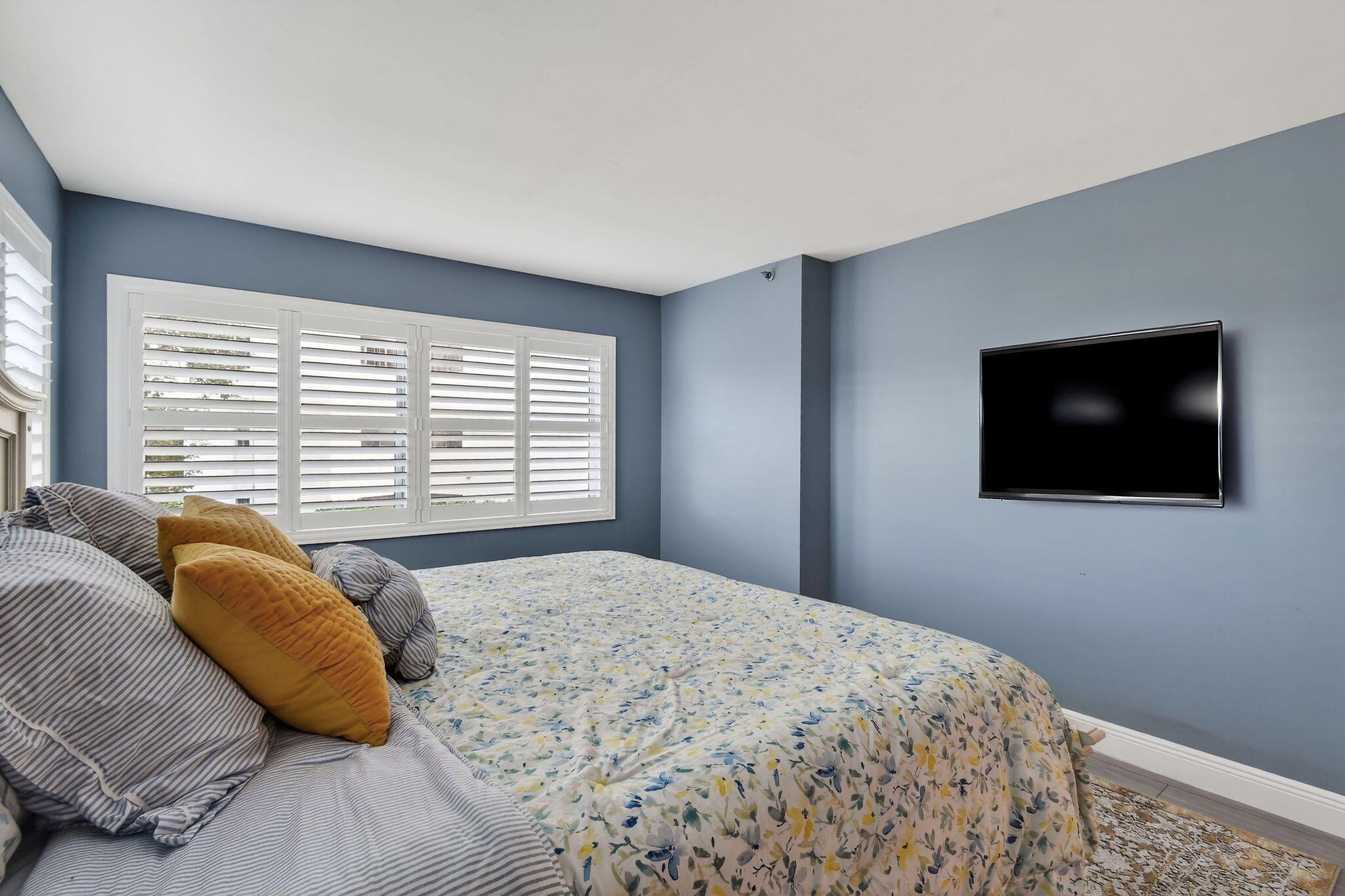 EVERGLADES OF NORTH PALM - Residential Lease