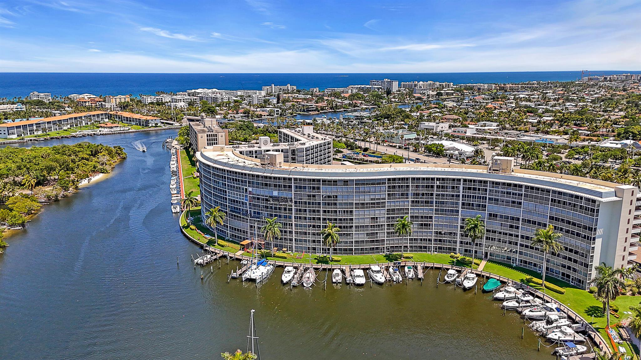 Seasonal rental. Enjoy the fabulous  waterfront marina and the state park views from the moment you enter, along with the daily parade of mega yachts cruising by on the river. The beautifully remodeled resort-style pool with a waterfall, picnic and grilling areas with a full clubhouse, sauna, card room and regularly planned social activities make this property a true gem. Just minutes from Deerfield Beach, Mizner Park's fine dining, shopping and entertainment. Short distance to grocery, the beach and local restaurants. Newly installed fiber optics providing high-speed internet and streaming capabilities.