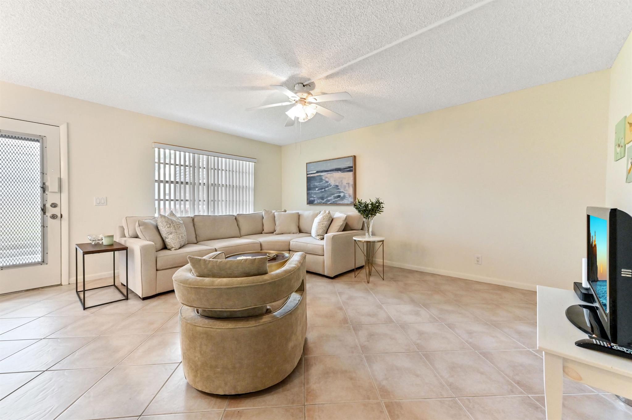 KINGS POINT - Residential