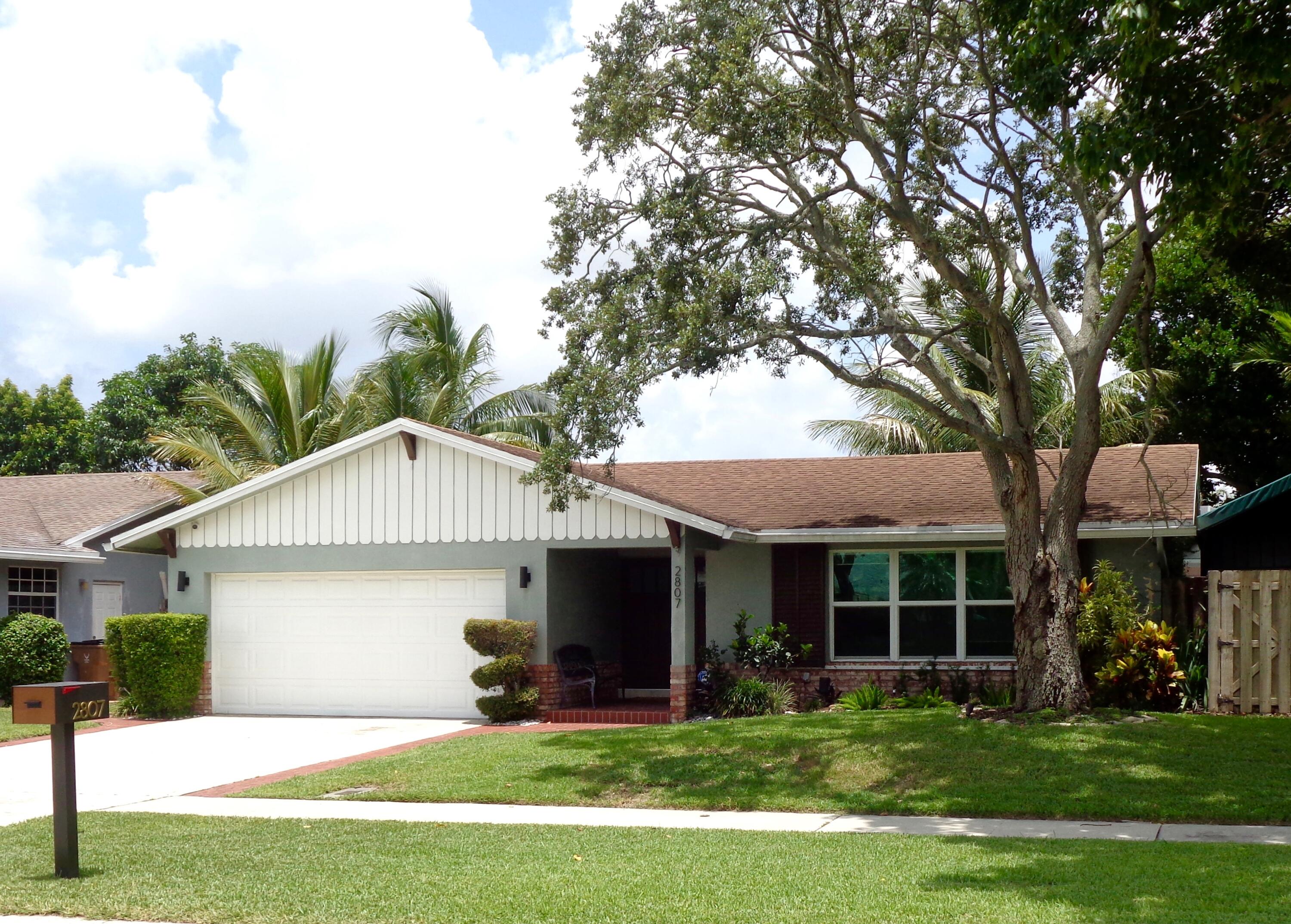 2807 SW 13th Court