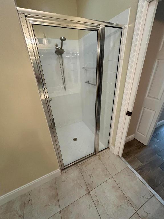 ABERDEEN 22 - Residential Lease