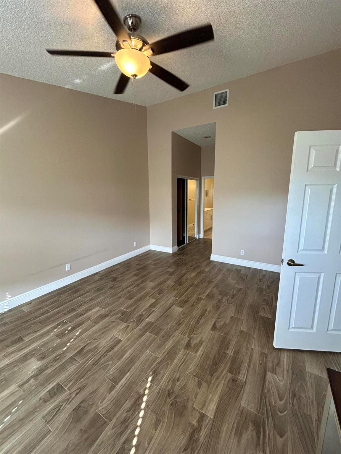 ABERDEEN 22 - Residential Lease