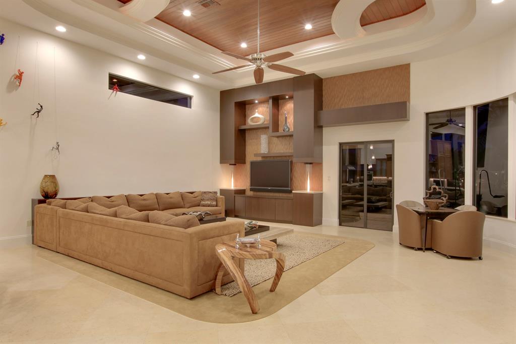 ADMIRALS COVE - Residential