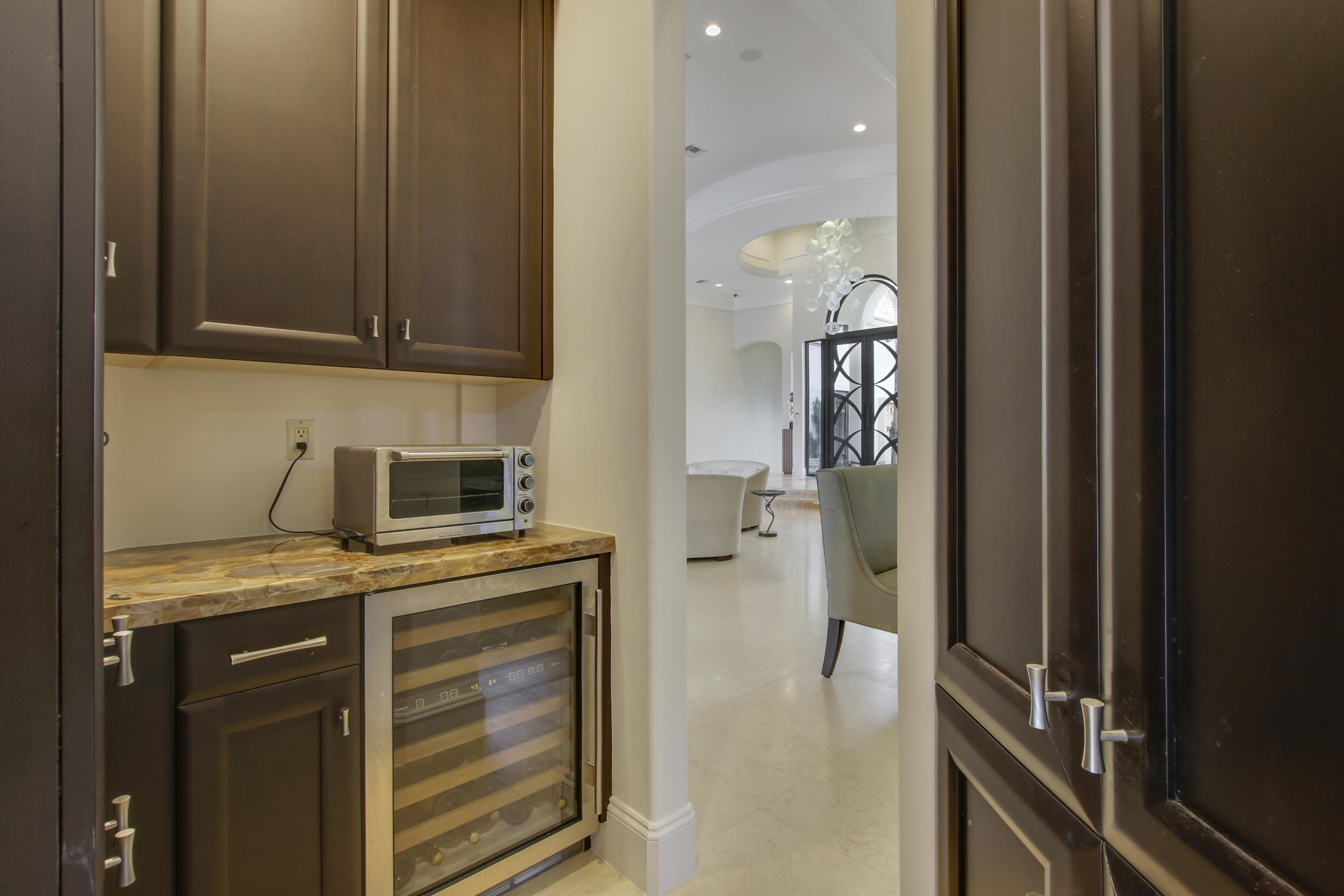 ADMIRALS COVE - Residential