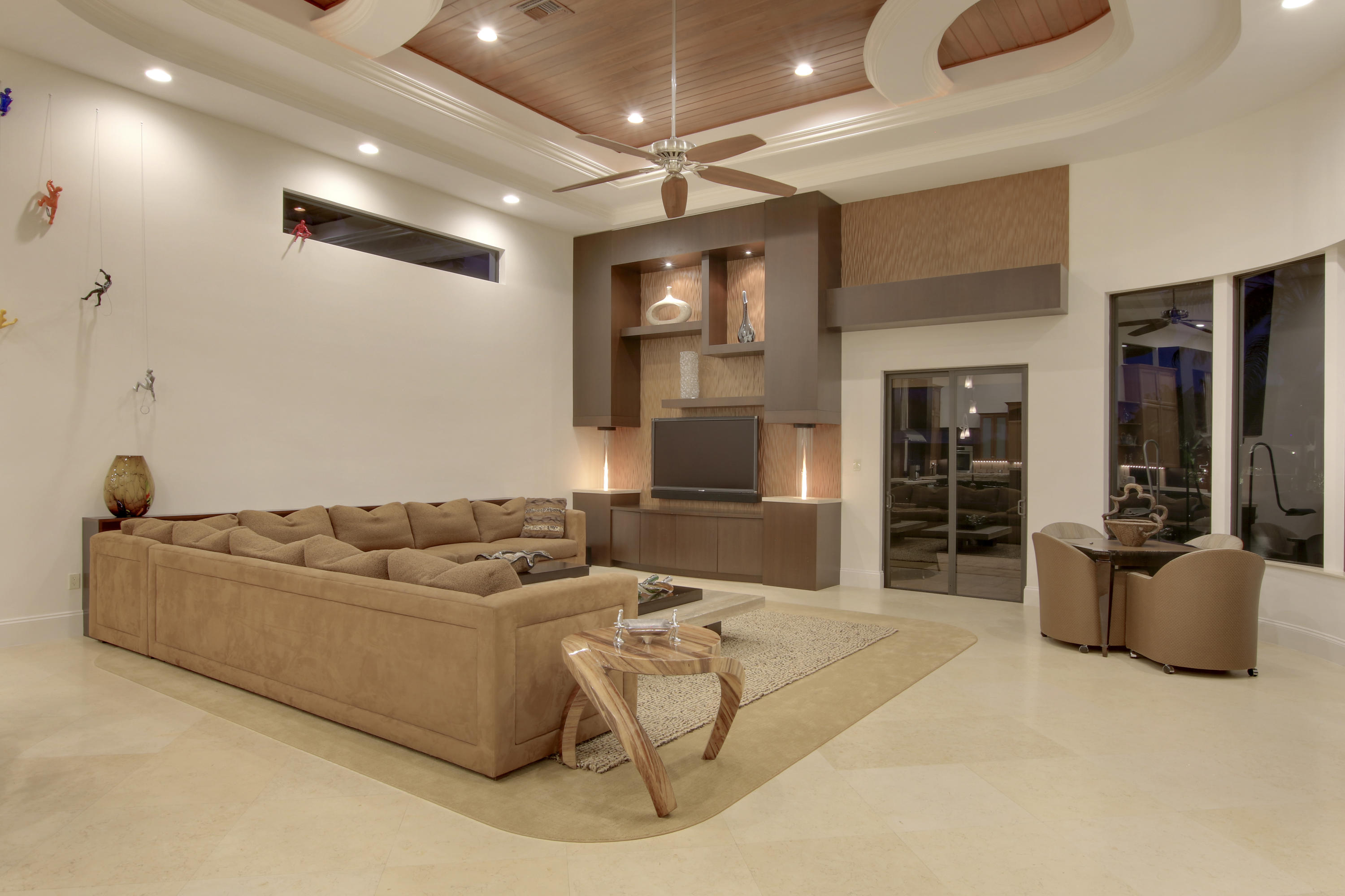 ADMIRALS COVE - Residential