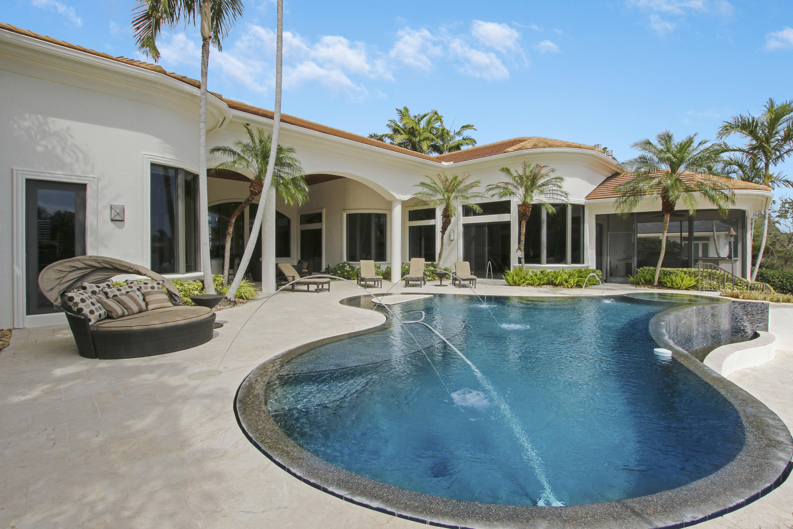 ADMIRALS COVE - Residential