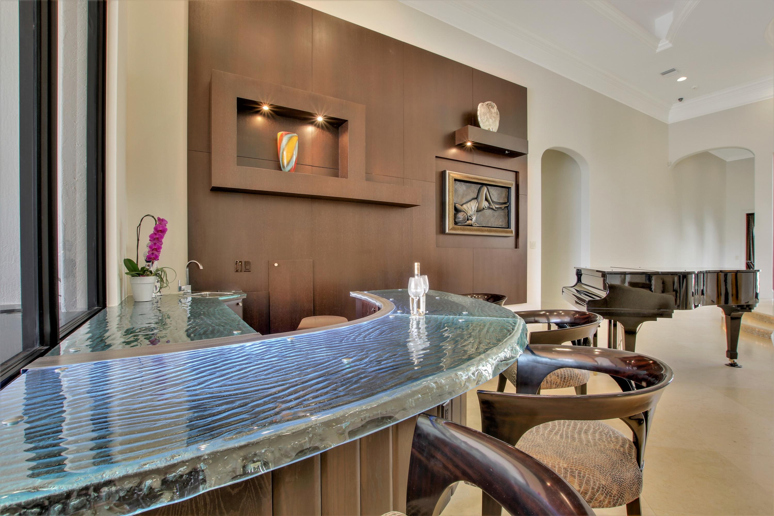 ADMIRALS COVE - Residential