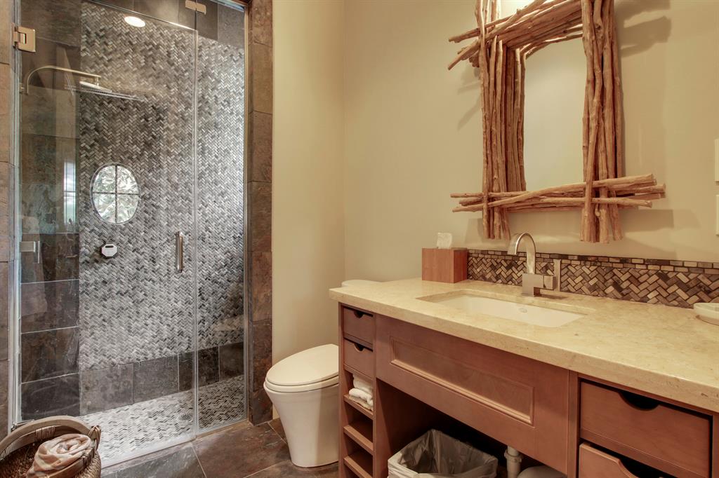 ADMIRALS COVE - Residential