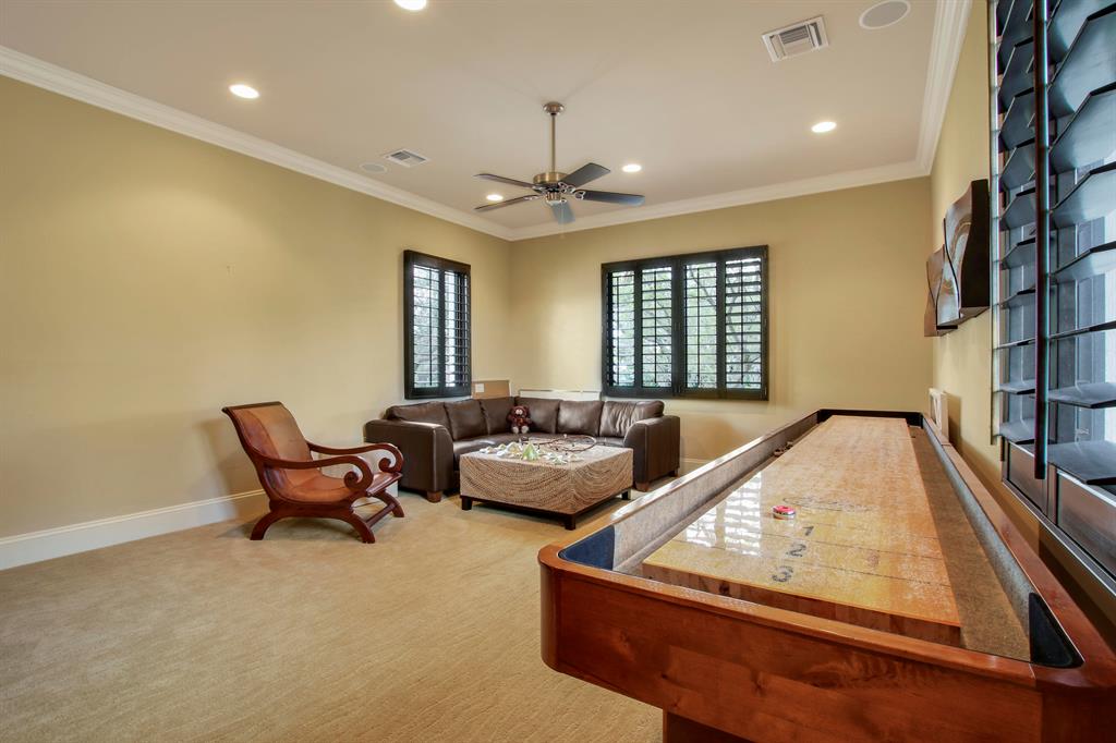 ADMIRALS COVE - Residential