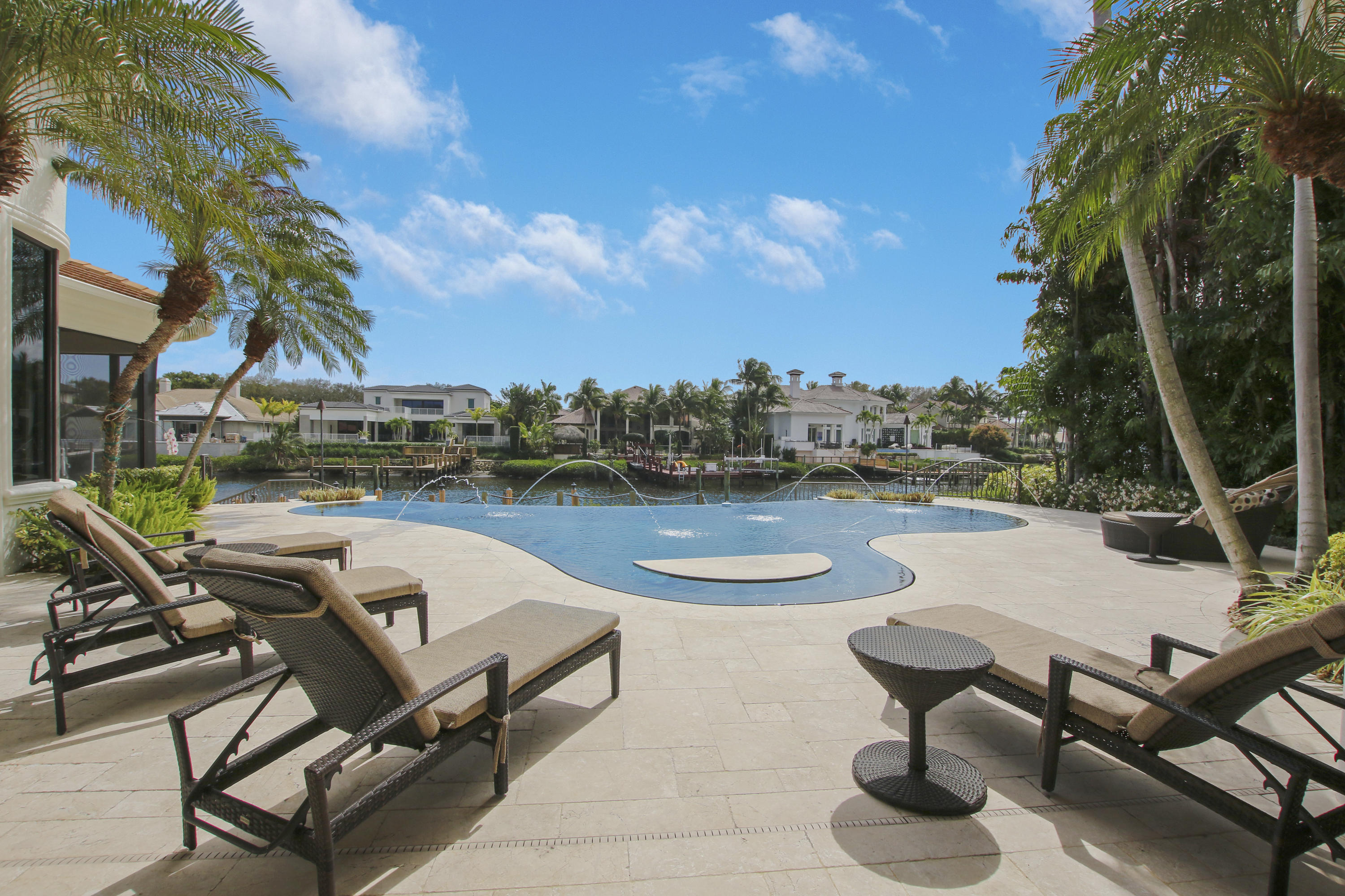 ADMIRALS COVE - Residential