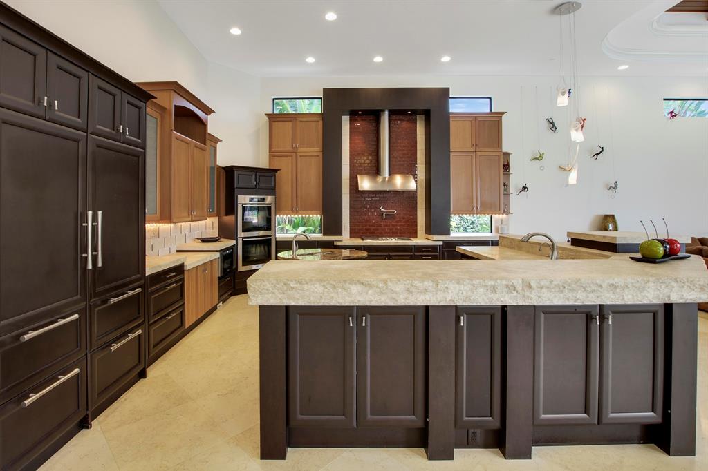 ADMIRALS COVE - Residential