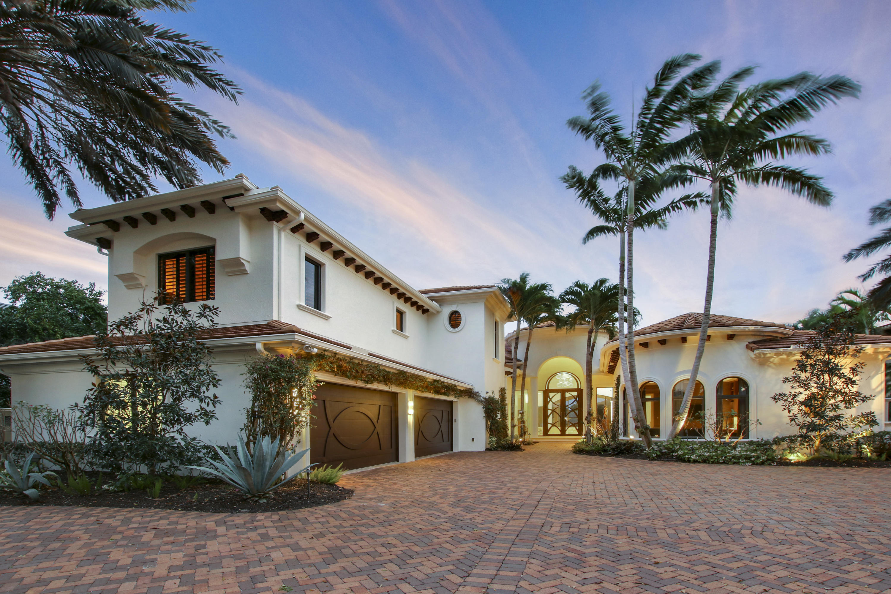 ADMIRALS COVE - Residential