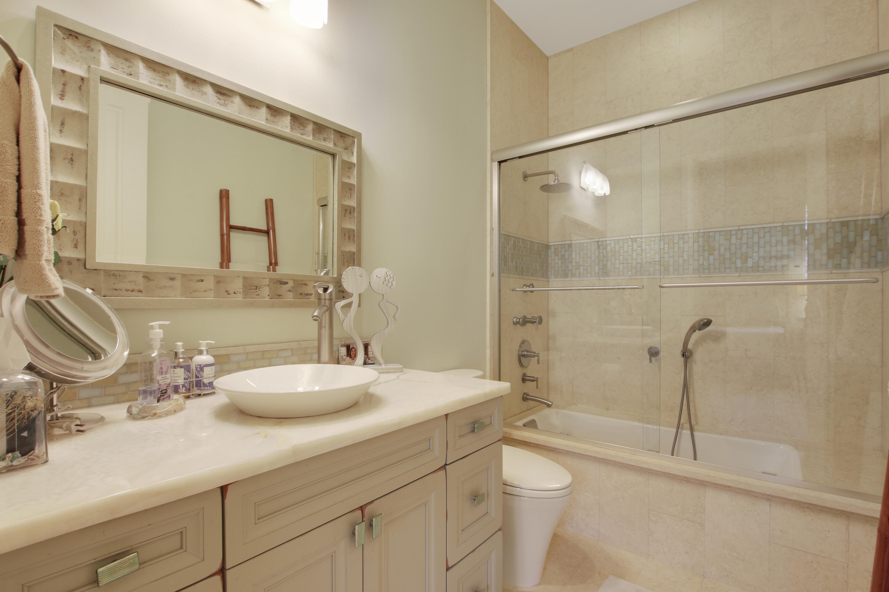 ADMIRALS COVE - Residential