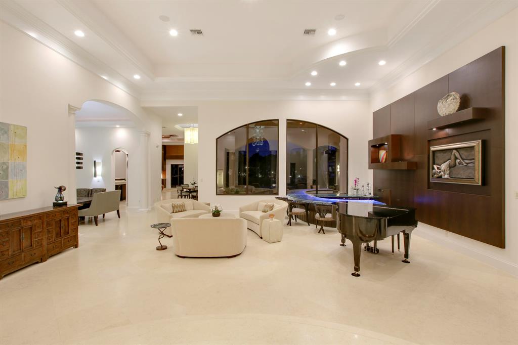 ADMIRALS COVE - Residential