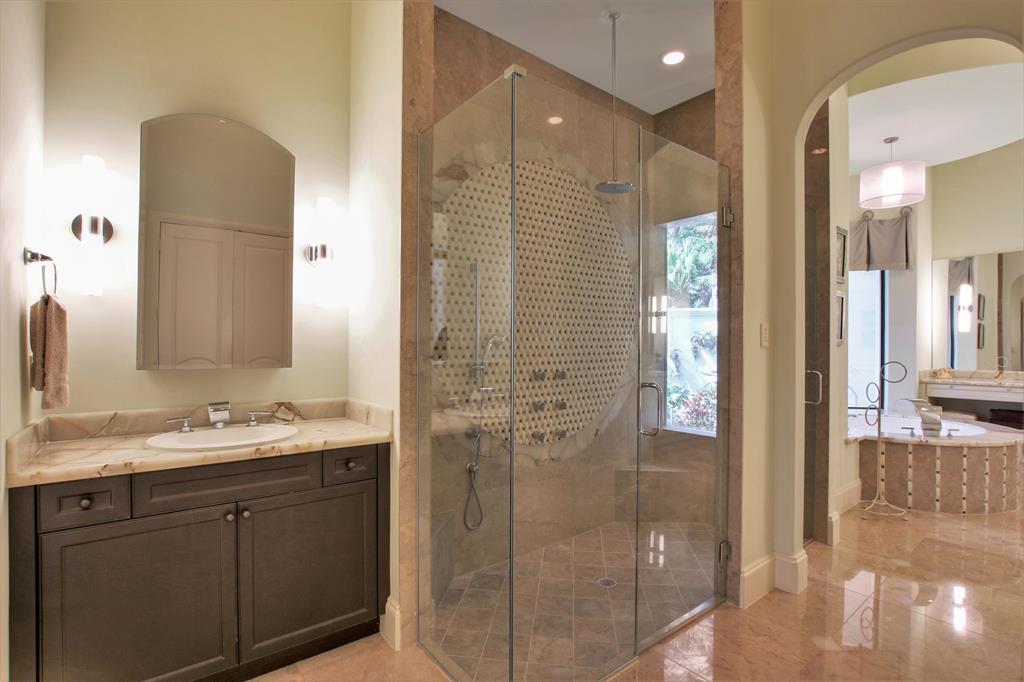 ADMIRALS COVE - Residential