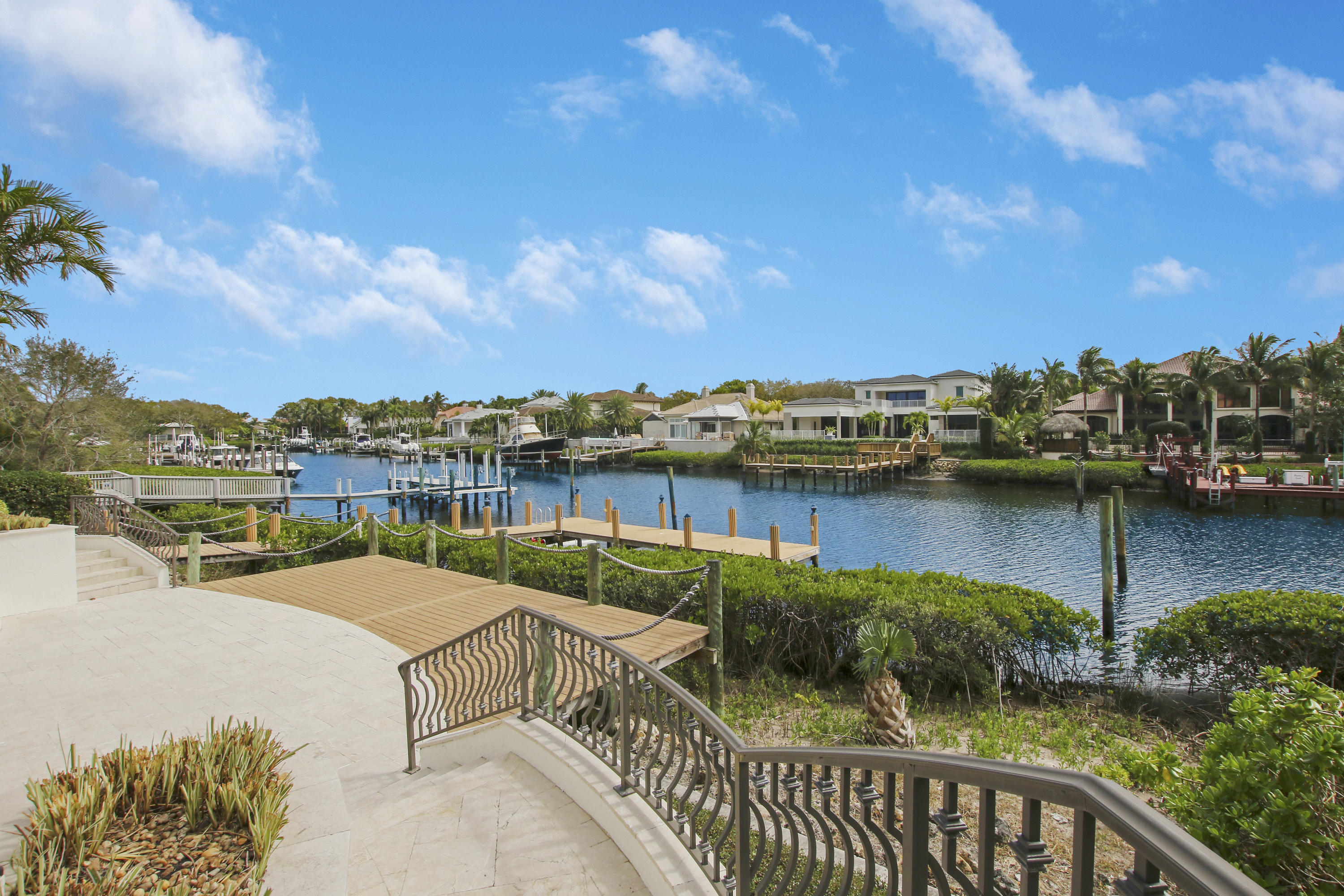 ADMIRALS COVE - Residential