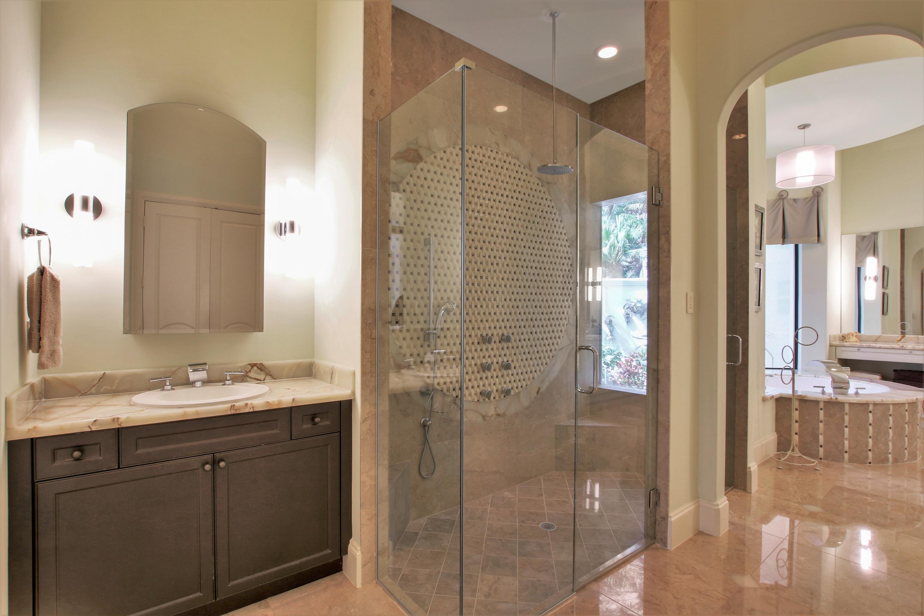 ADMIRALS COVE - Residential