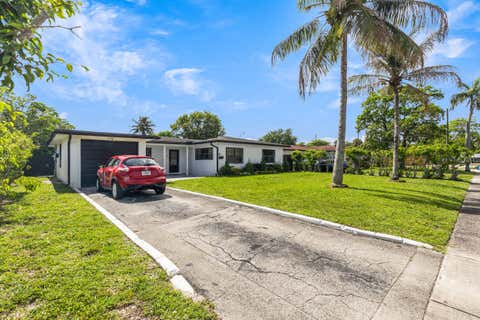 Tiny photo for 24 NW 42nd Terrace, Plantation, FL 33317 (MLS # B26048156)