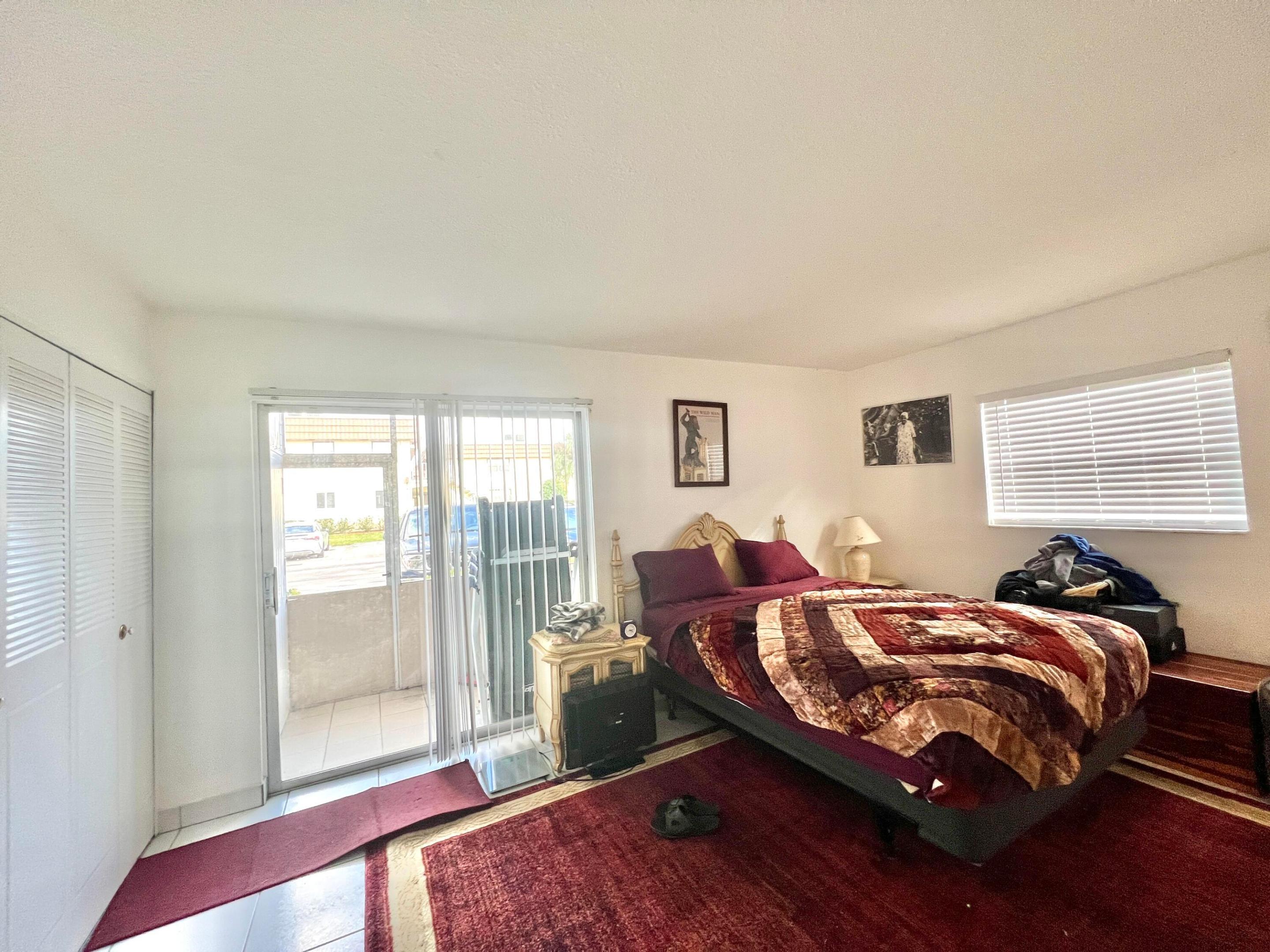 KINGS POINT SAXONY CONDOS - Residential