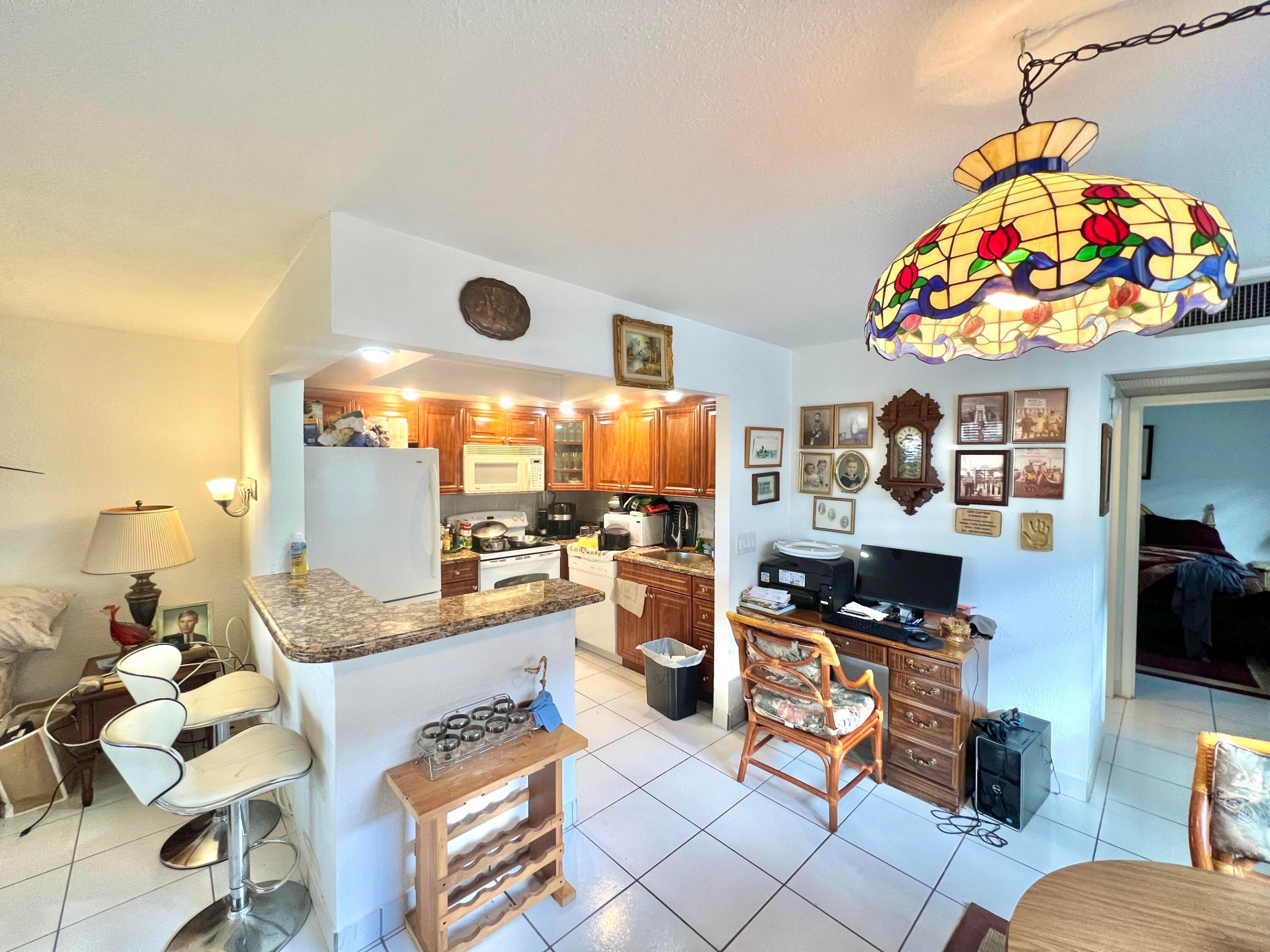 KINGS POINT SAXONY CONDOS - Residential