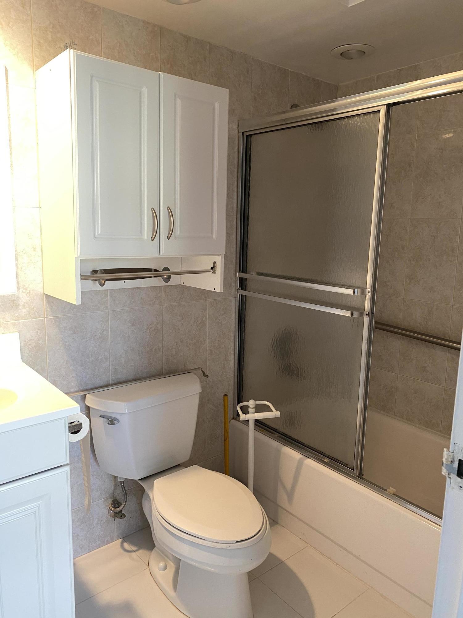 KINGS POINT SAXONY CONDOS - Residential