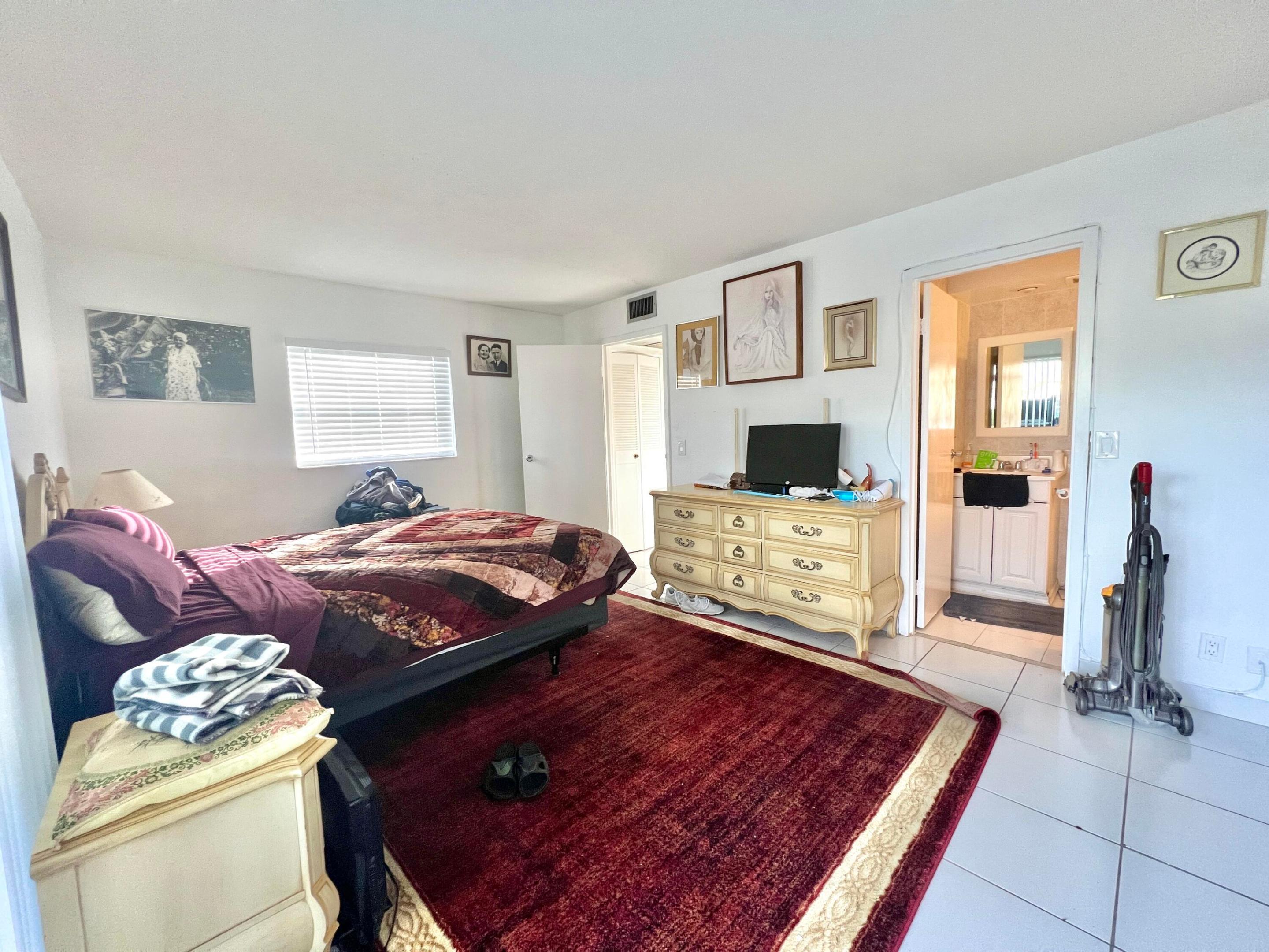 KINGS POINT SAXONY CONDOS - Residential