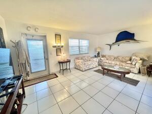 KINGS POINT SAXONY CONDOS - Residential