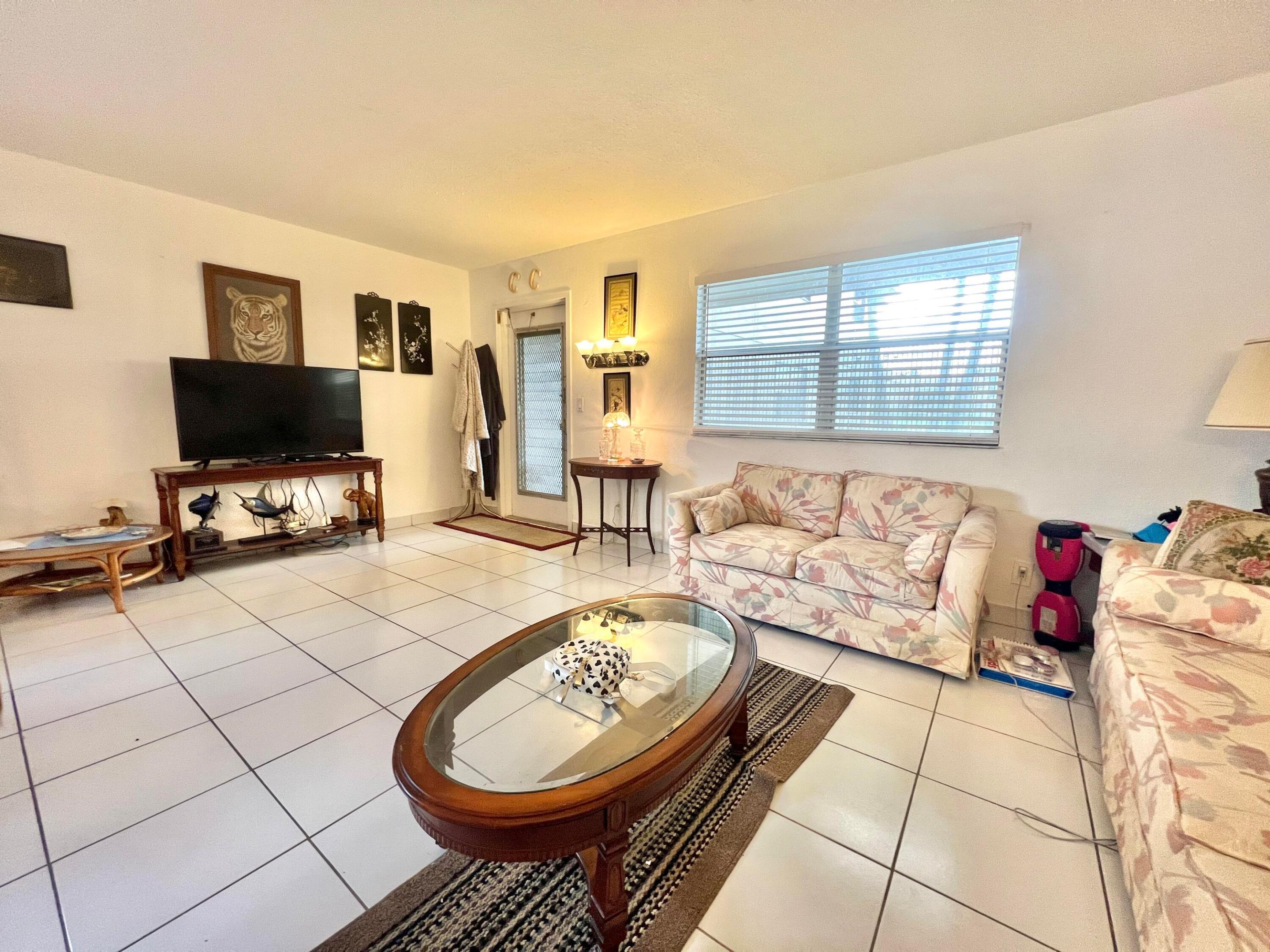 KINGS POINT SAXONY CONDOS - Residential