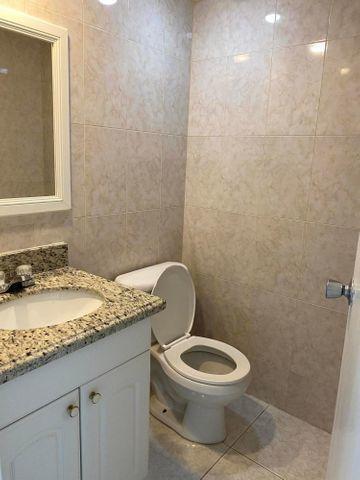KINGS POINT SAXONY CONDOS - Residential