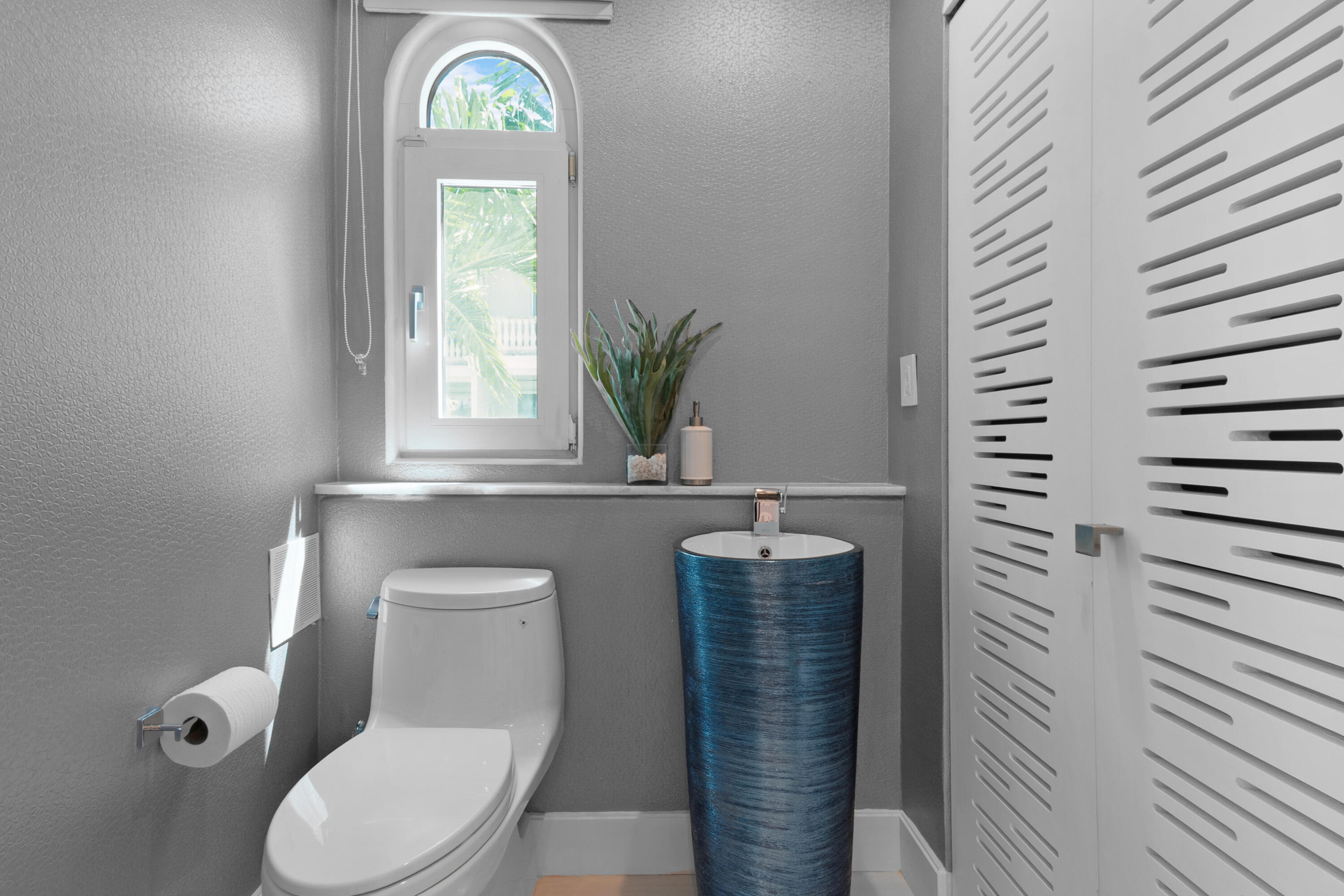 HILLSBORO SHORES SEC - Residential