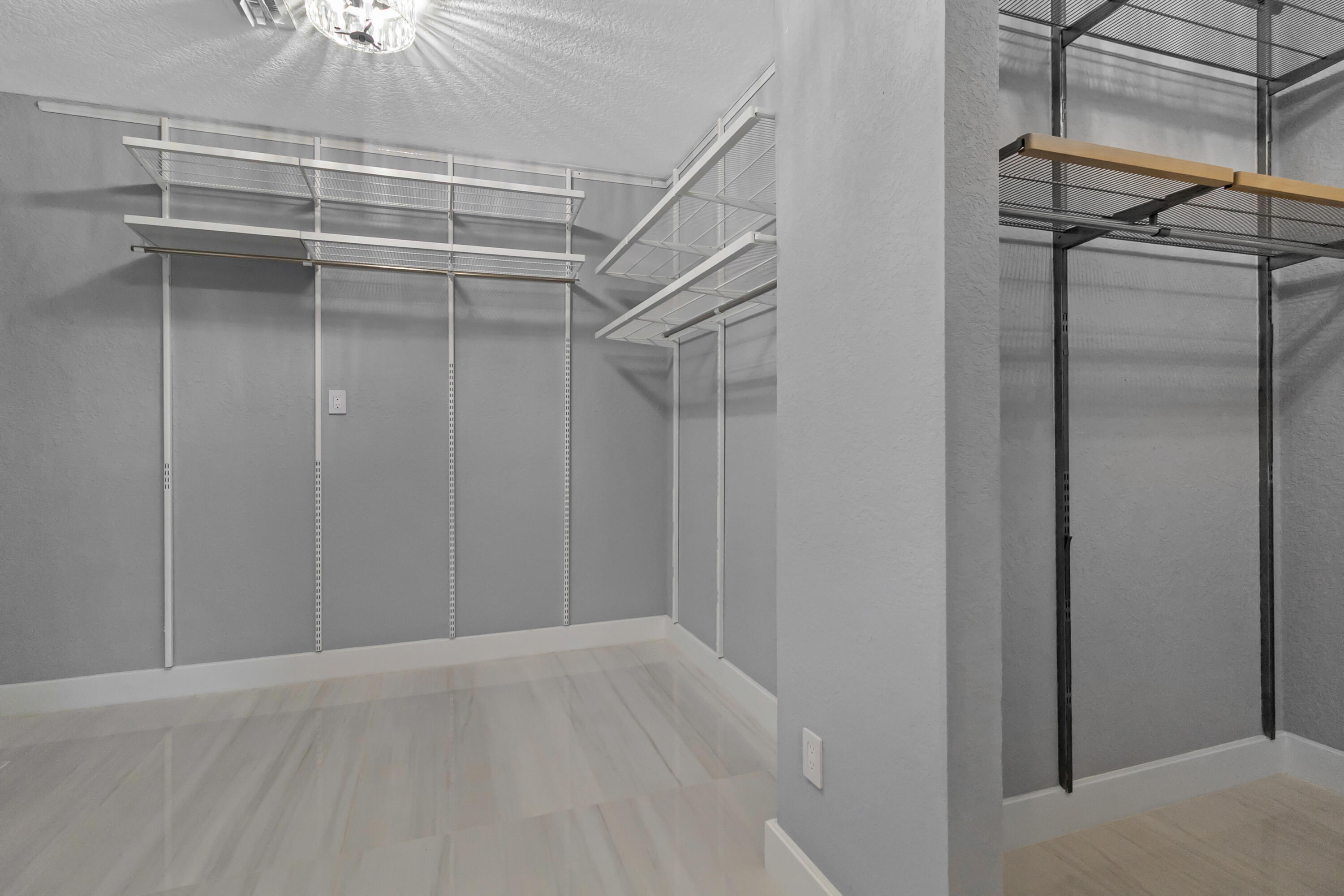 HILLSBORO SHORES SEC - Residential