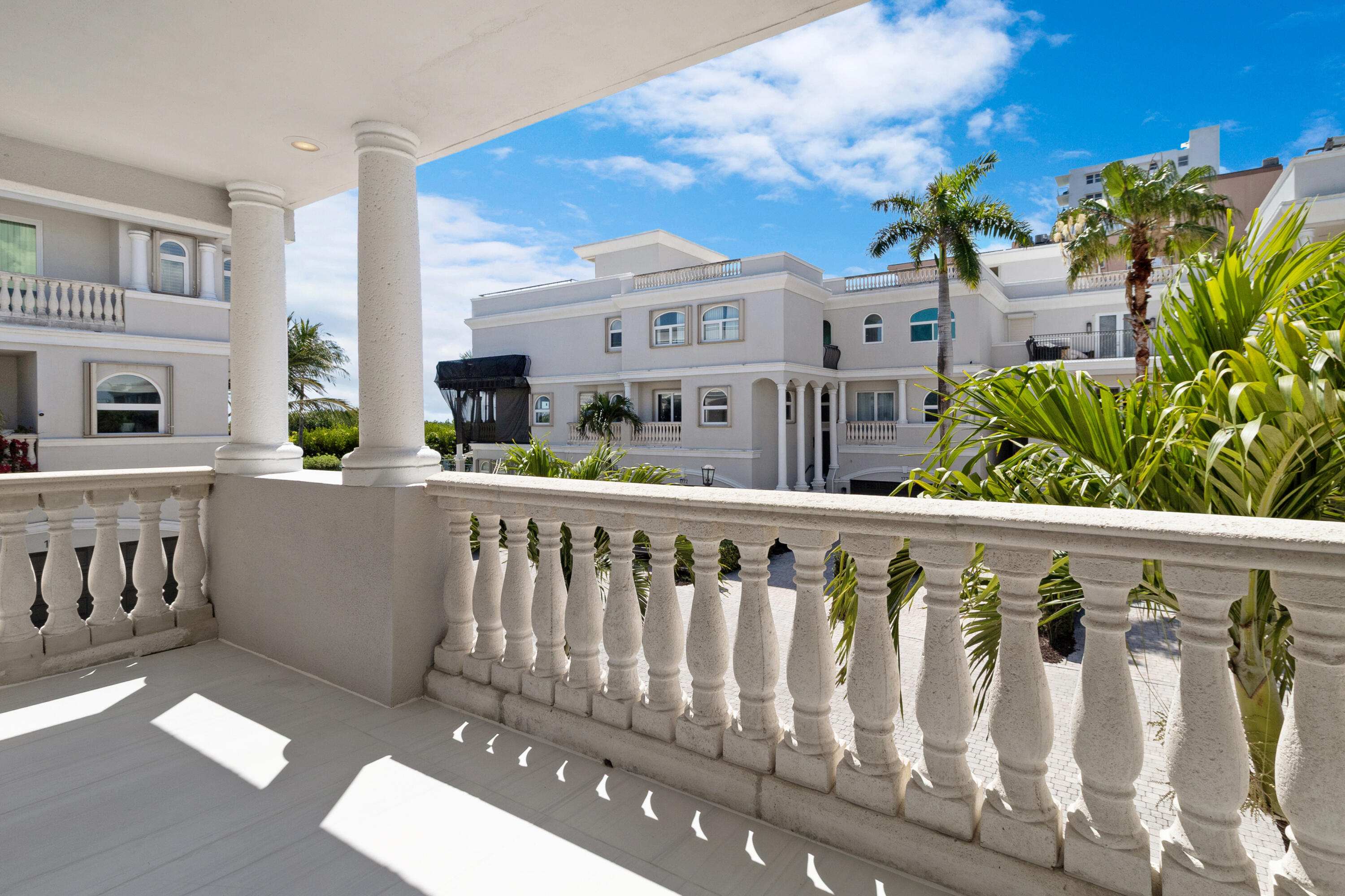 HILLSBORO SHORES SEC - Residential