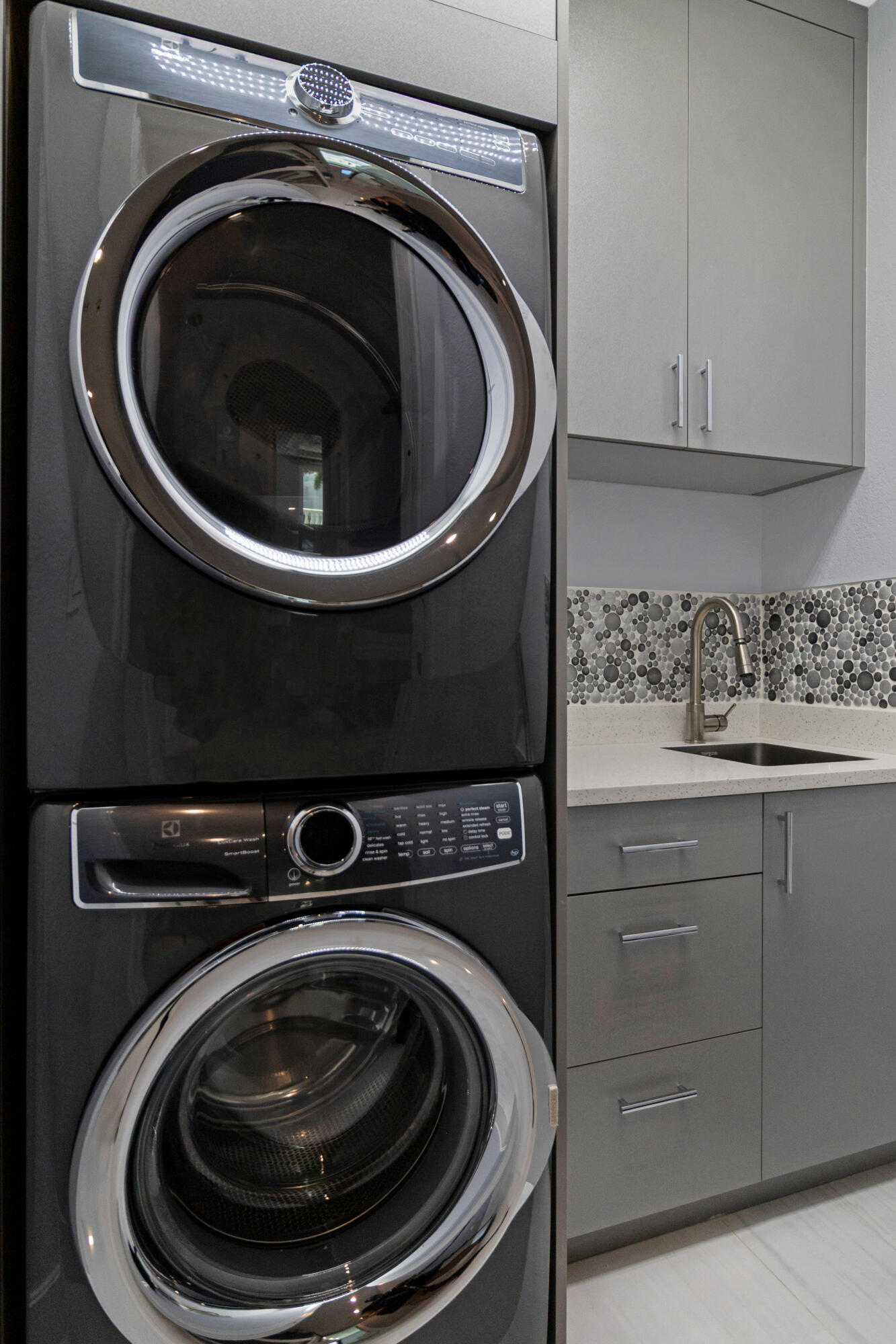 HILLSBORO SHORES SEC - Residential