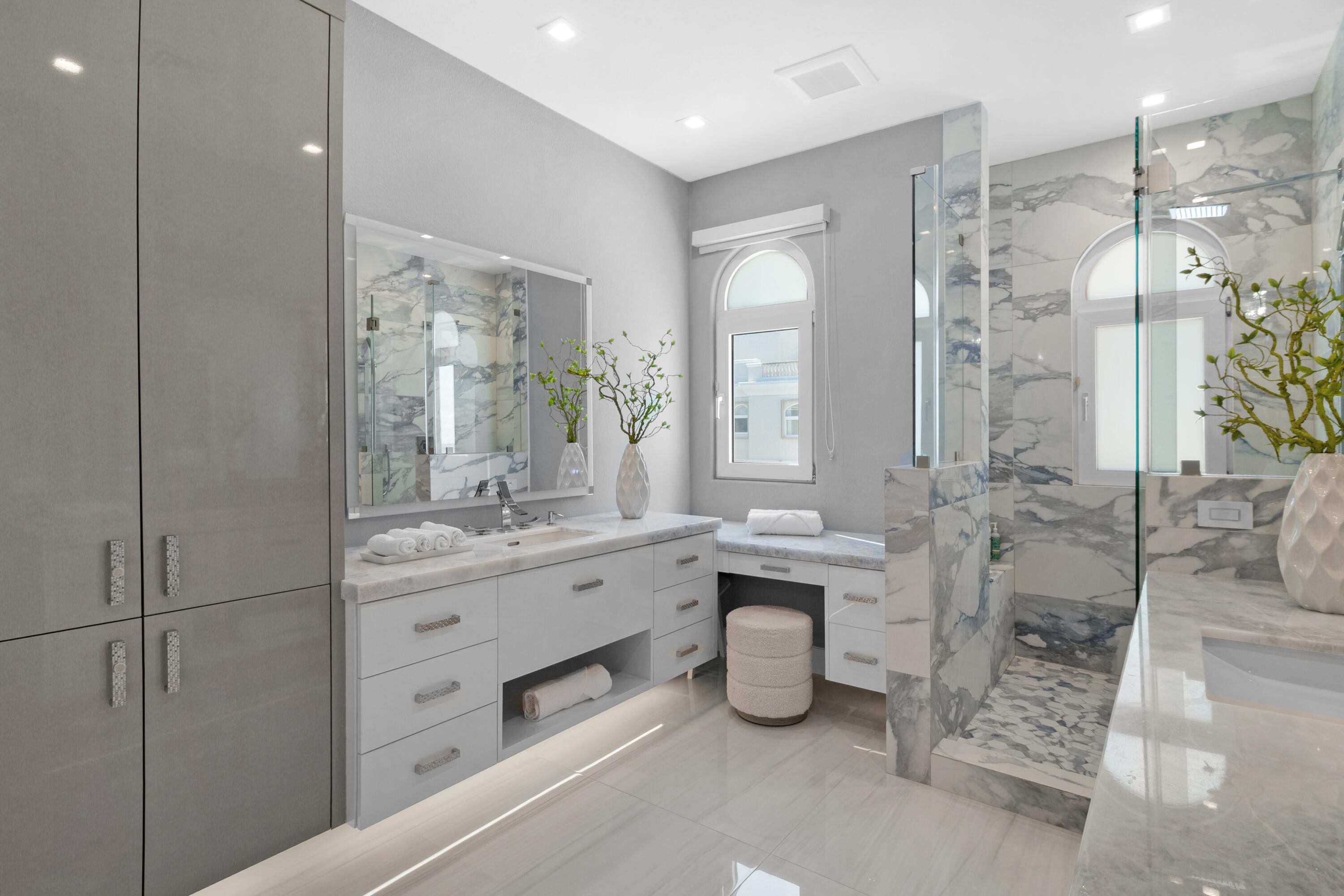 HILLSBORO SHORES SEC - Residential