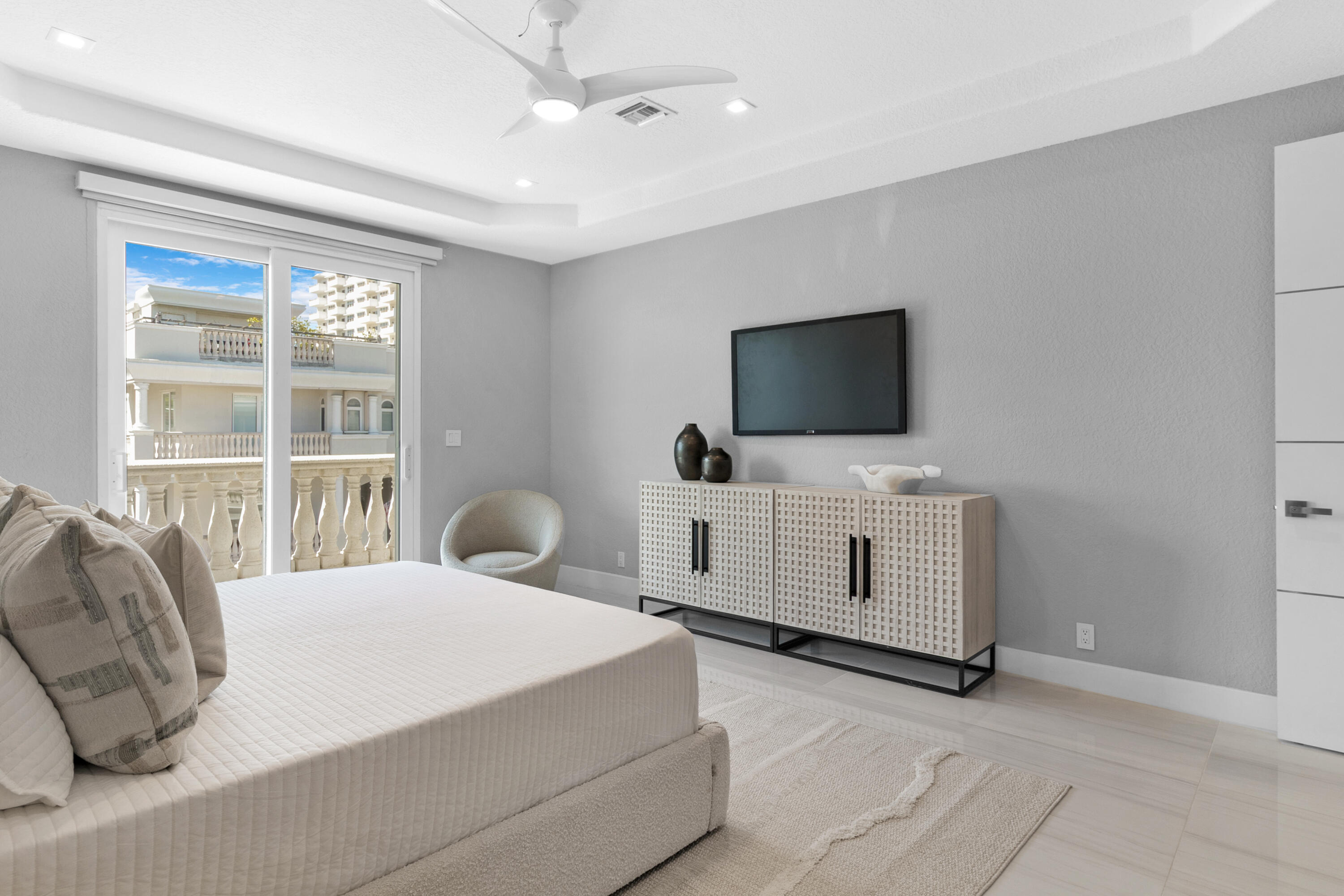 HILLSBORO SHORES SEC - Residential