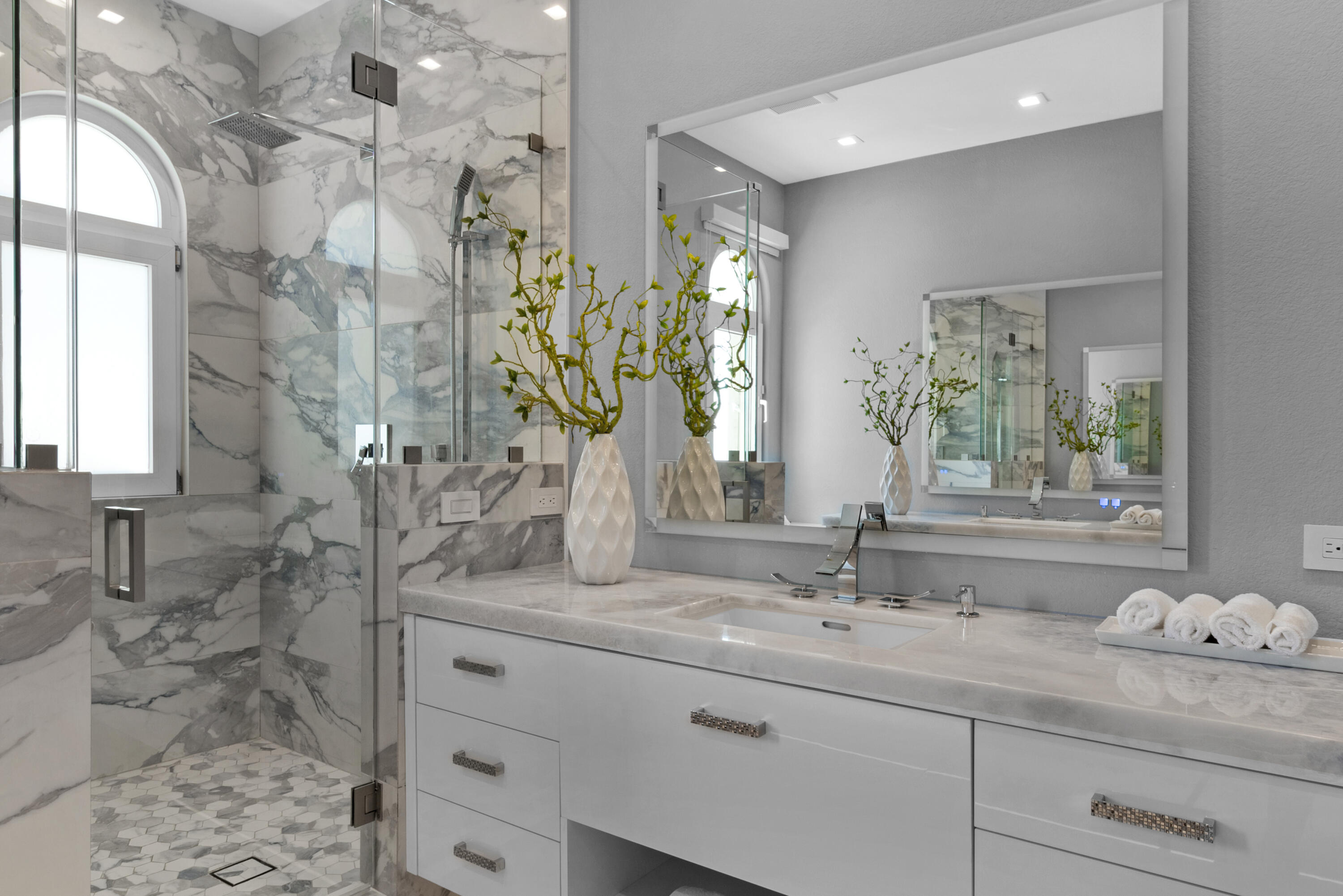 HILLSBORO SHORES SEC - Residential