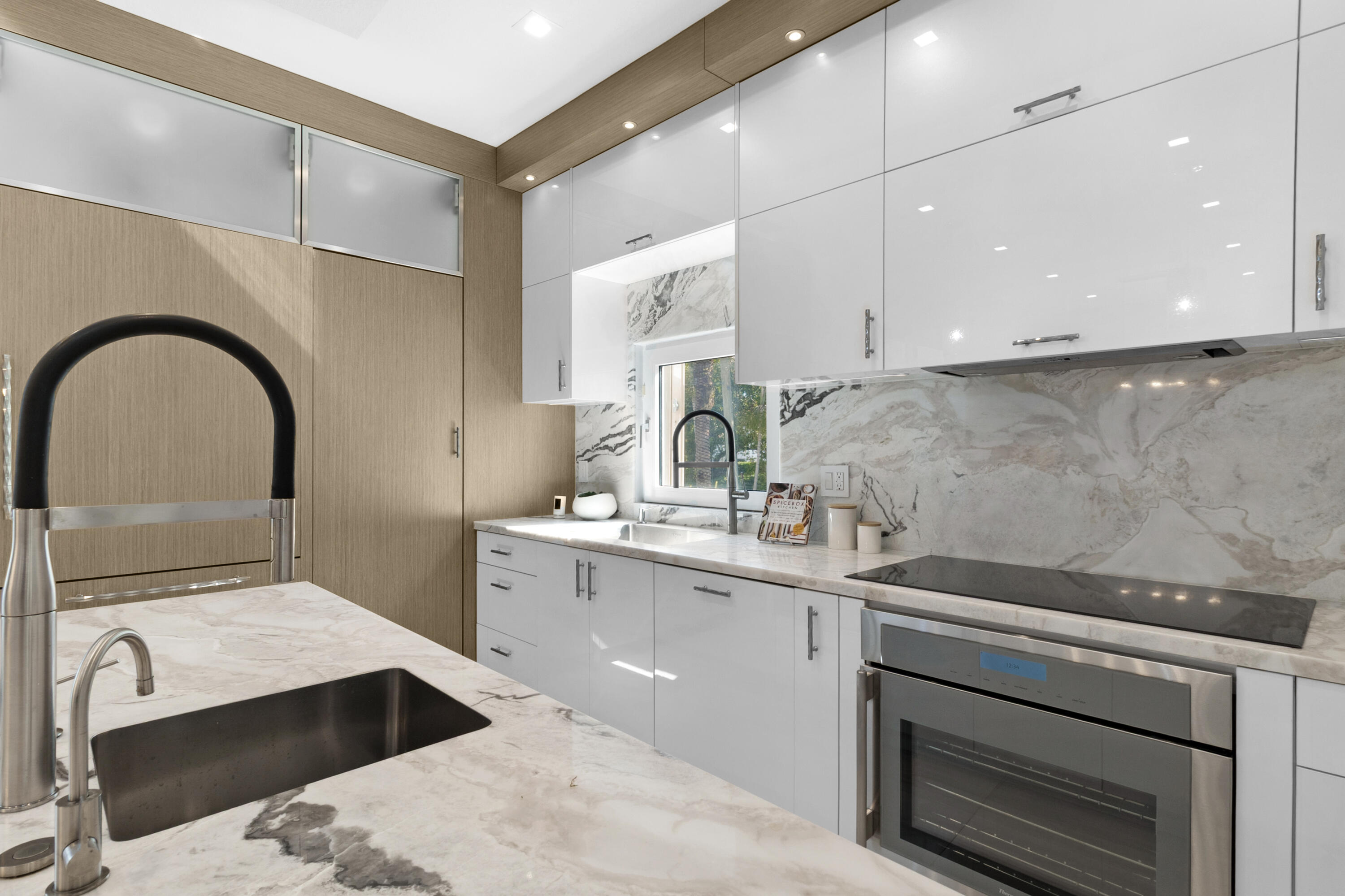 HILLSBORO SHORES SEC - Residential