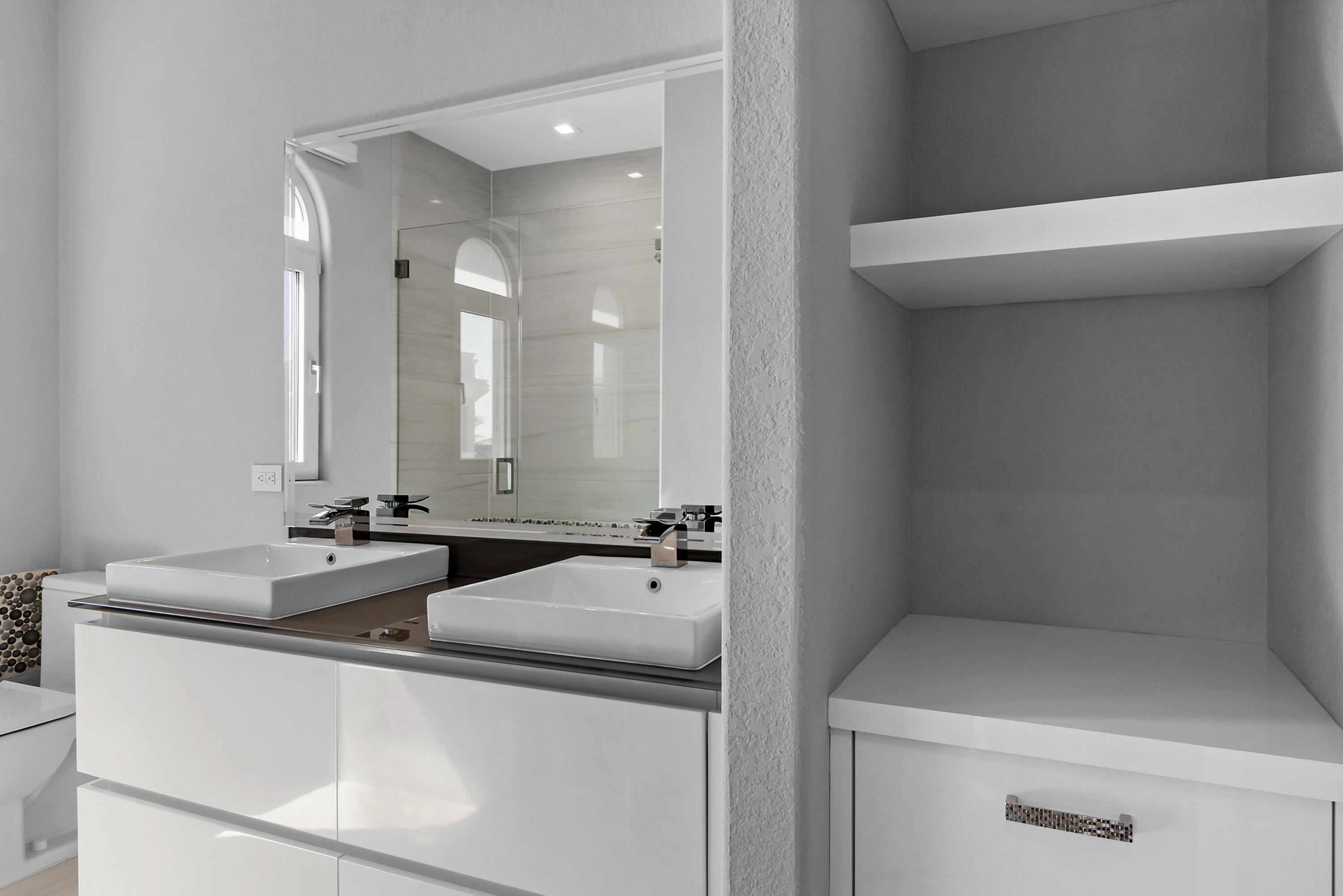 HILLSBORO SHORES SEC - Residential