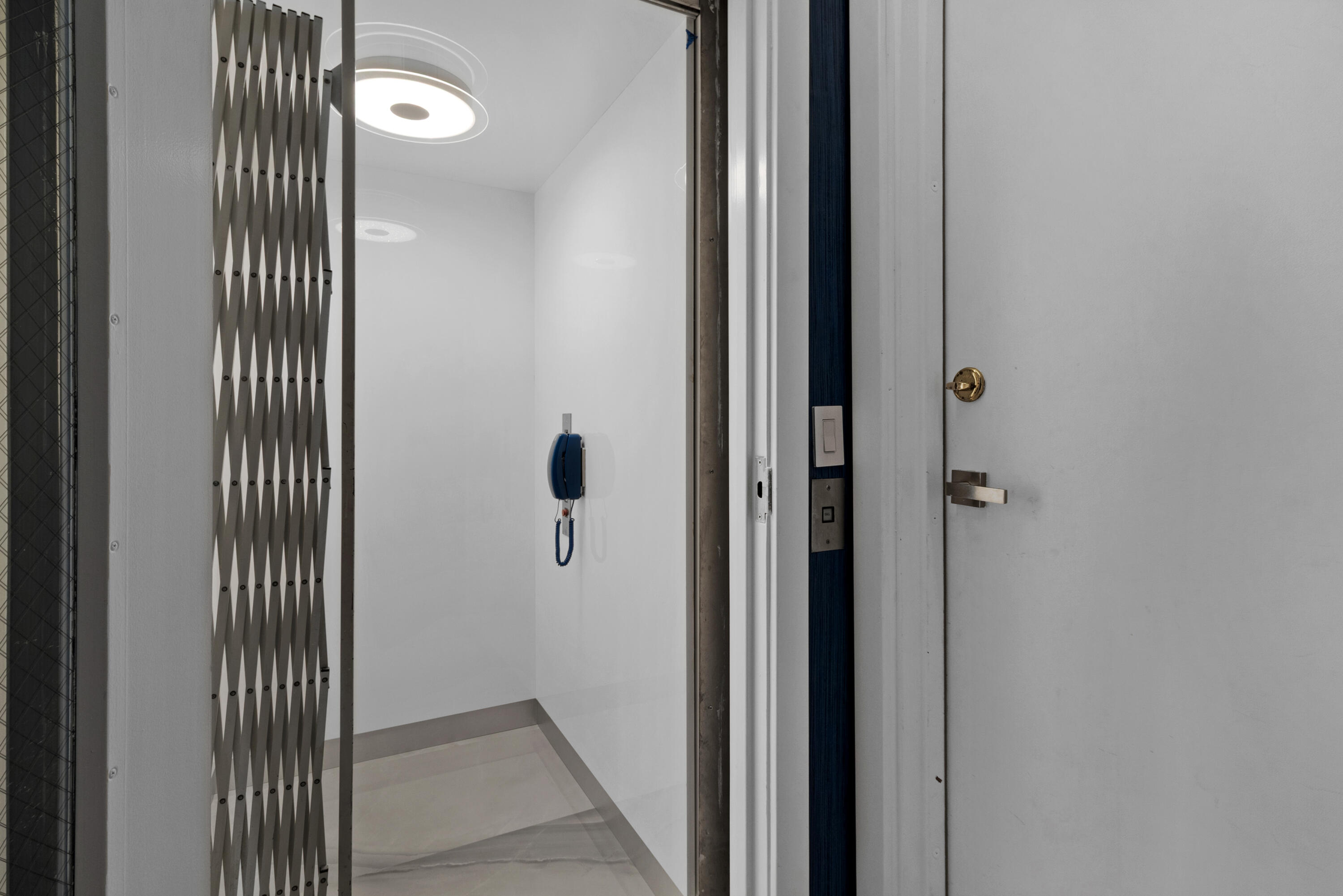 HILLSBORO SHORES SEC - Residential